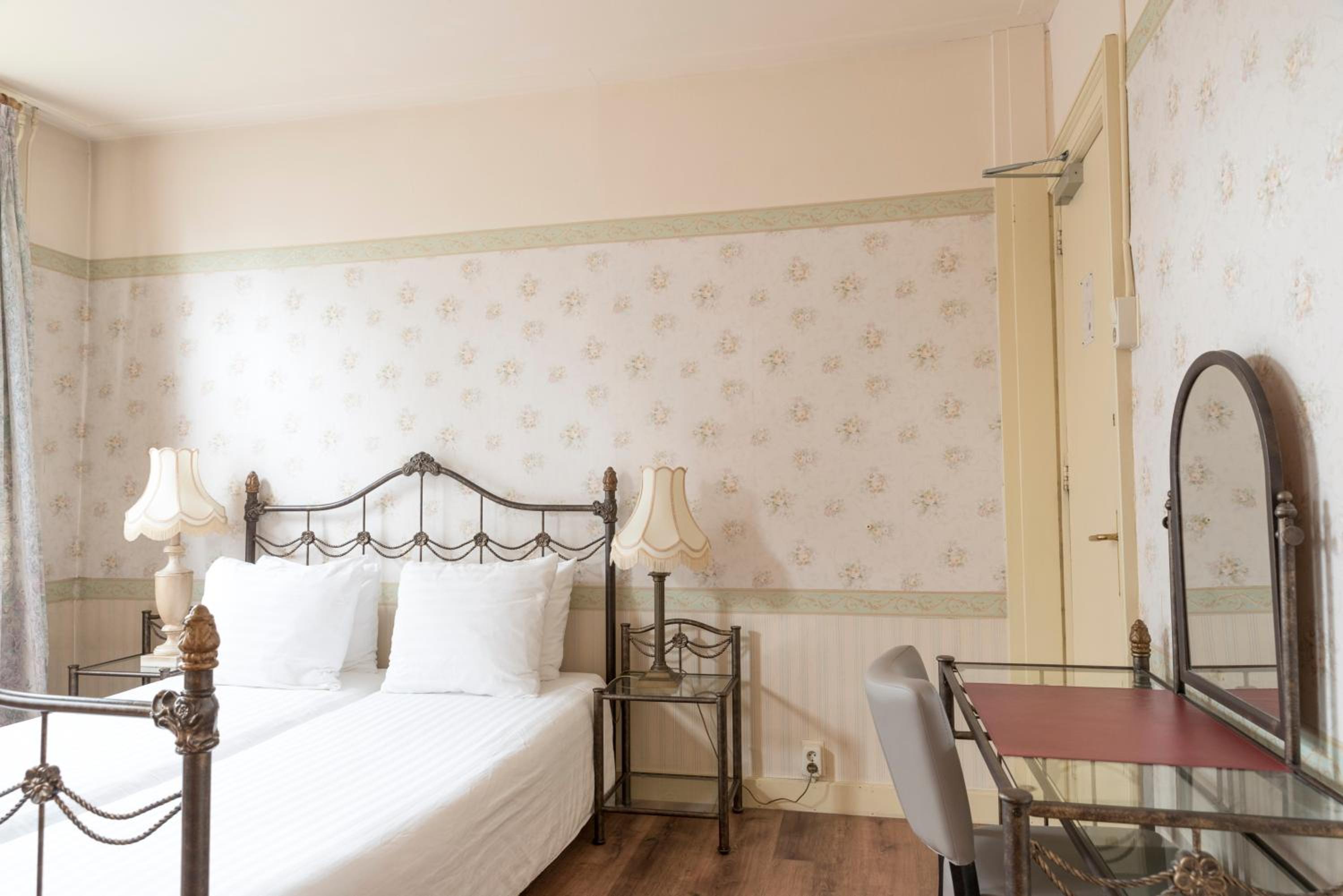 Comfort Double Room - Photo 8