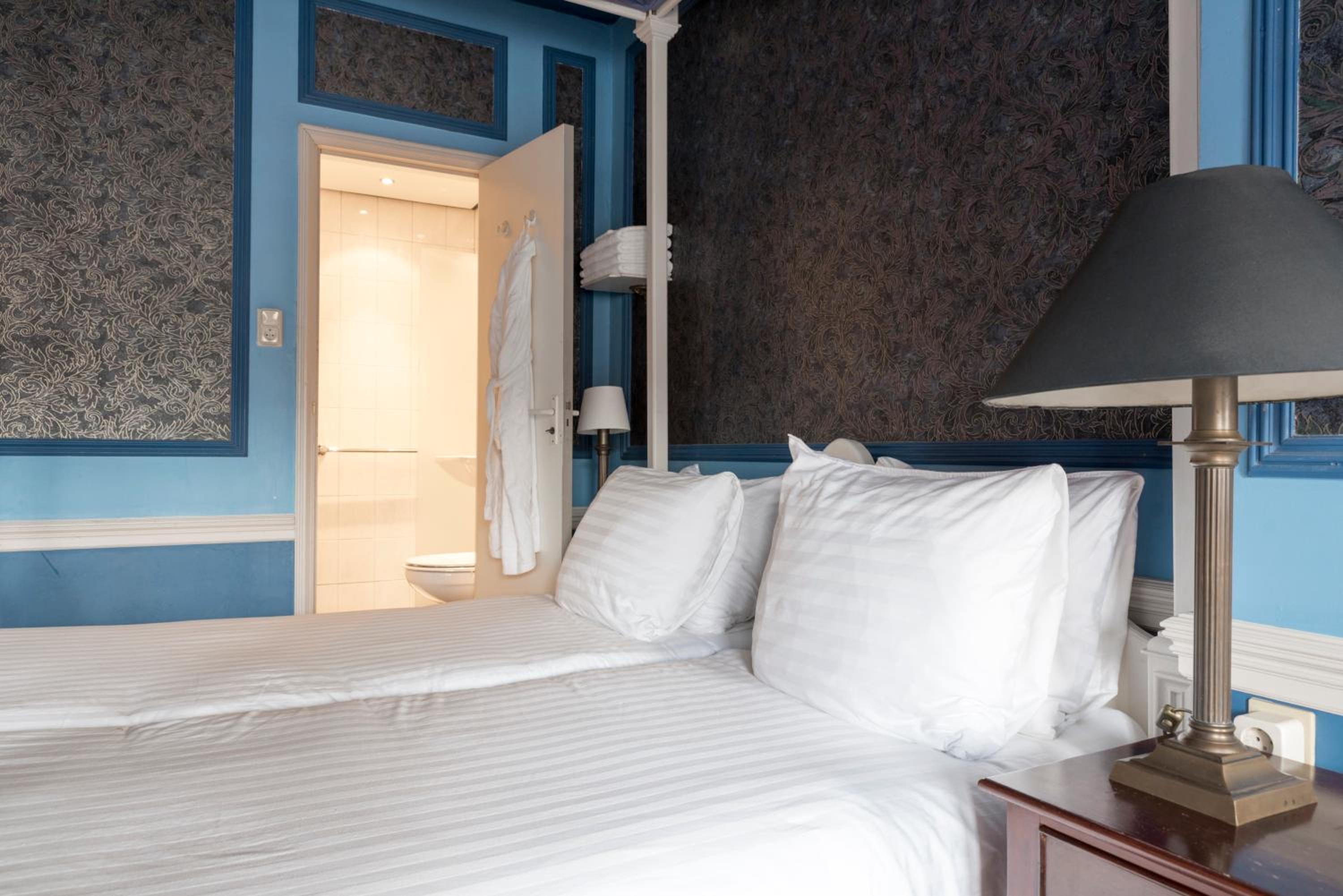 Double Room - Photo 7