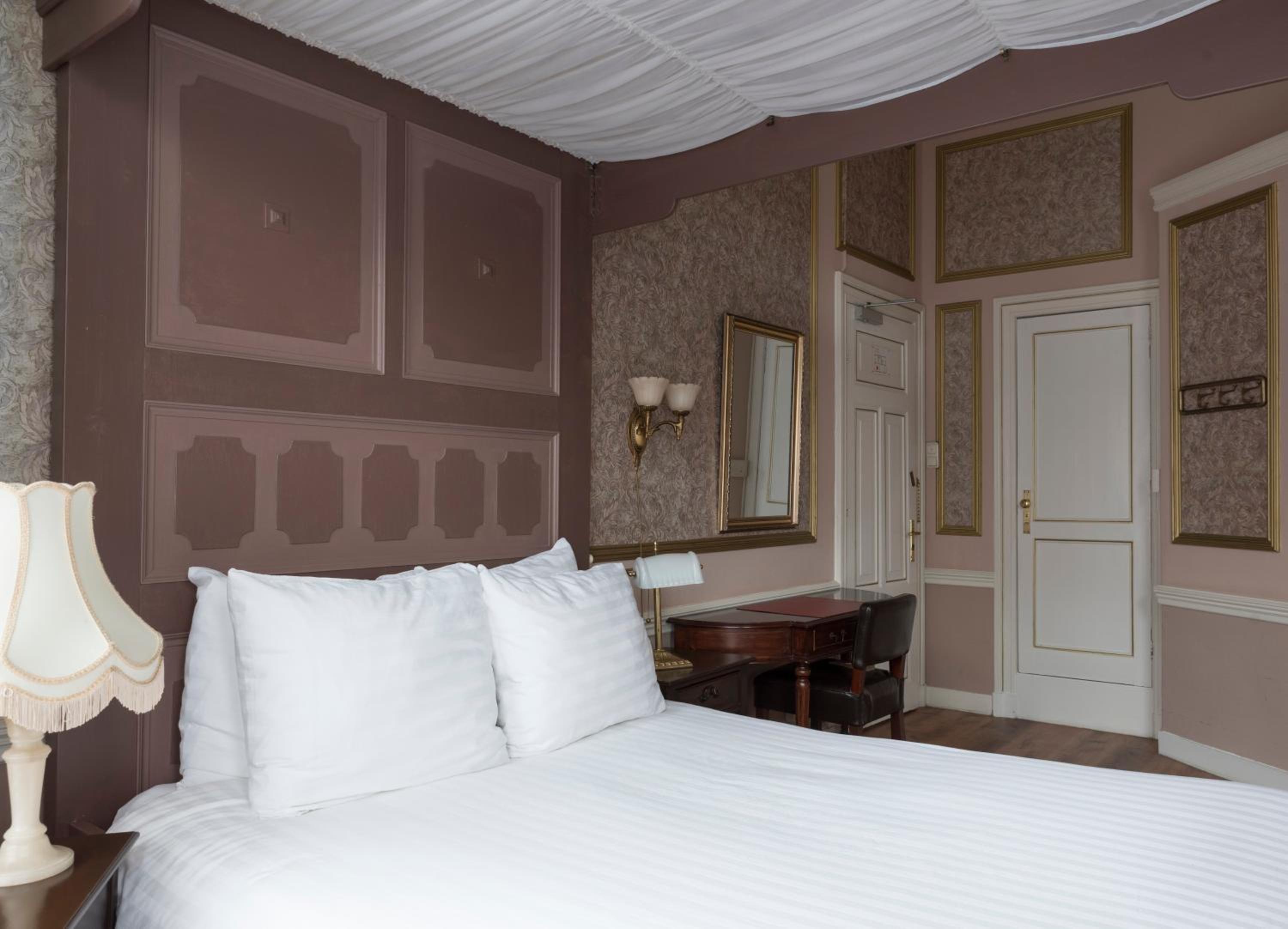 Double Room - Photo 14