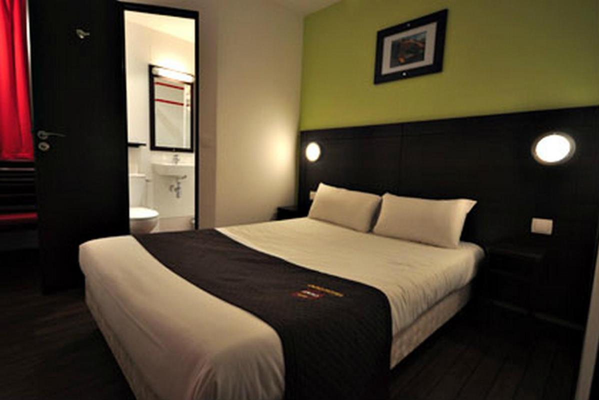 1 Double Bed - Photo 3