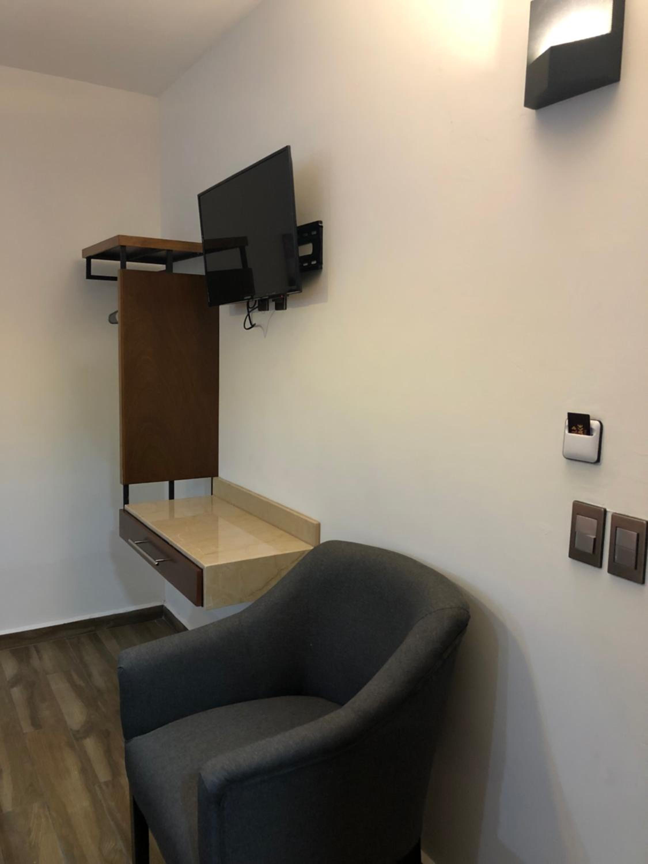 Deluxe King Room photo 2