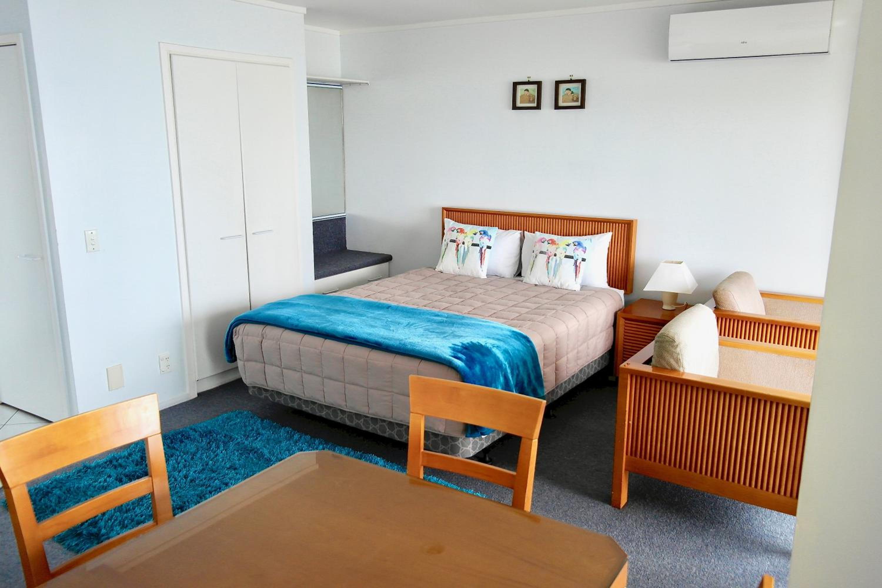 One-Bedroom Suite with Sea View - Upper Floor