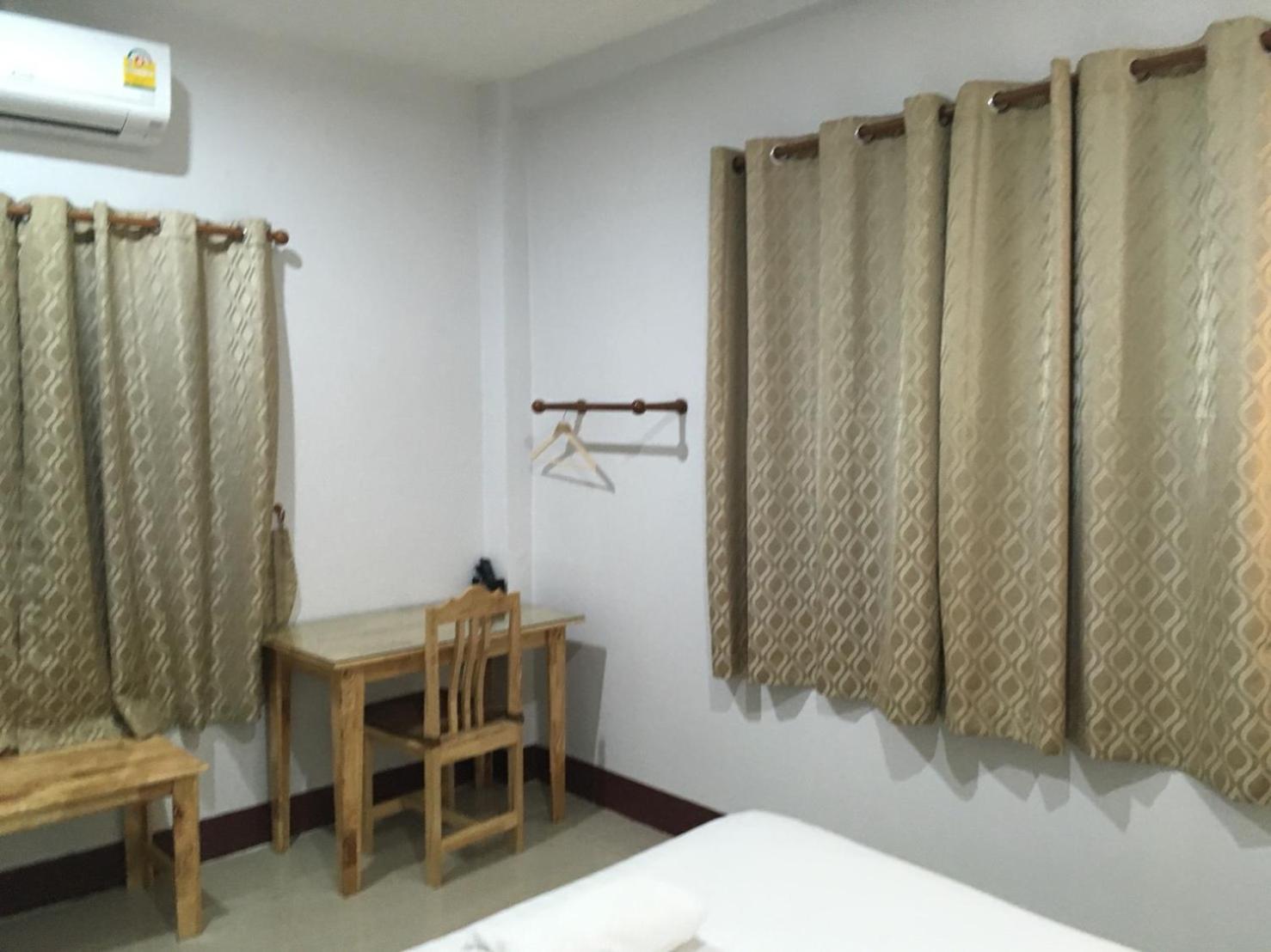 Standard Double Room - Photo 13