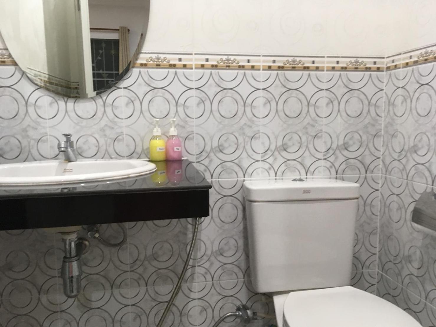 Standard Double Room - Photo 11