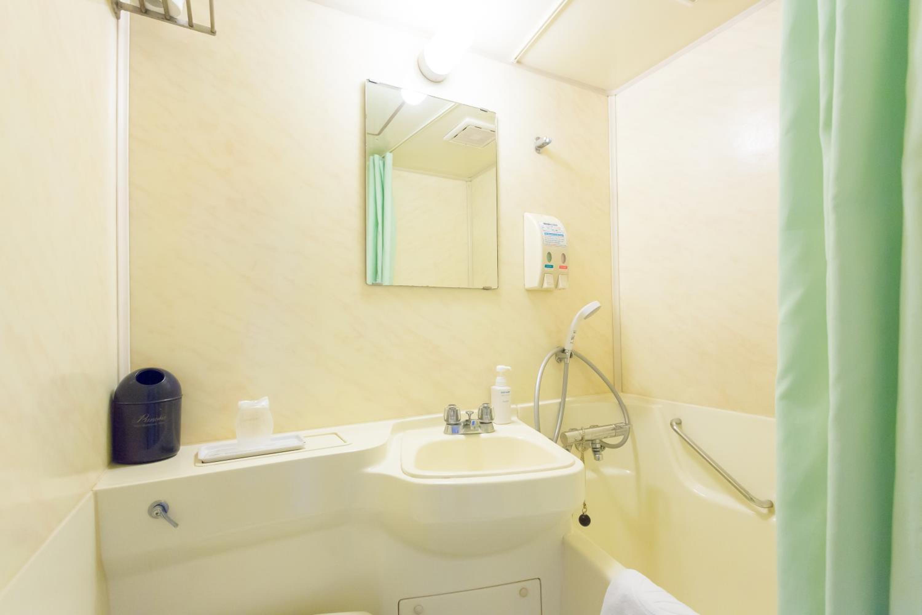 Economy Single Room - Smoking photo 2