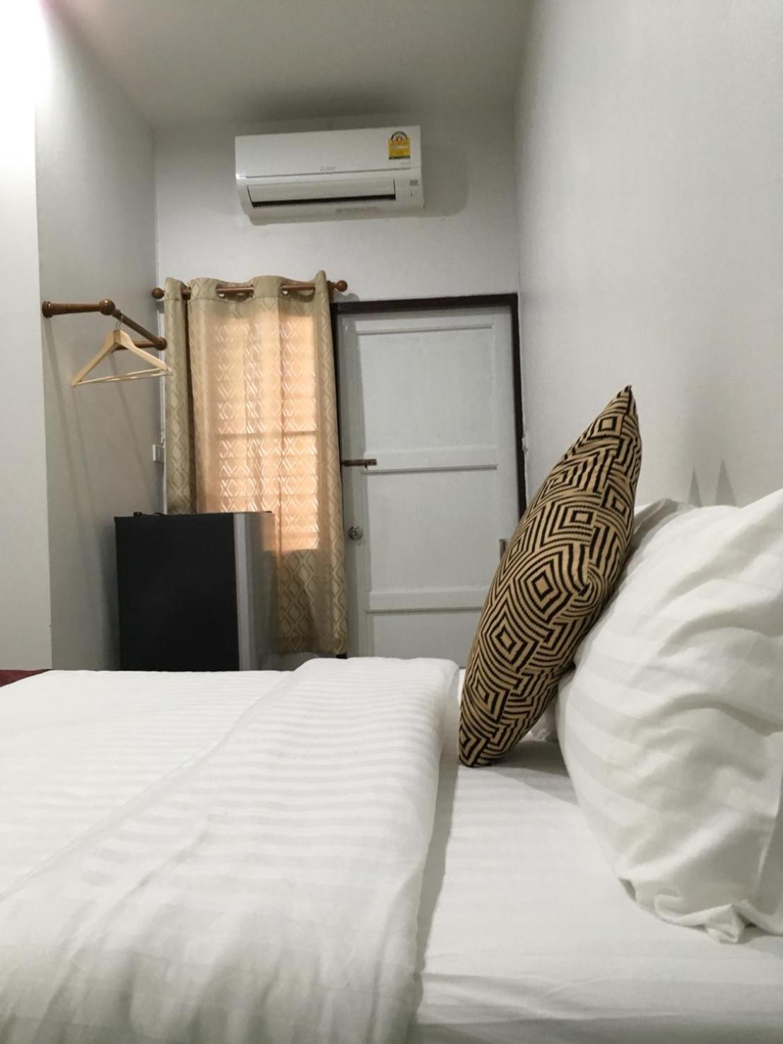 Small Double Room - Photo 6