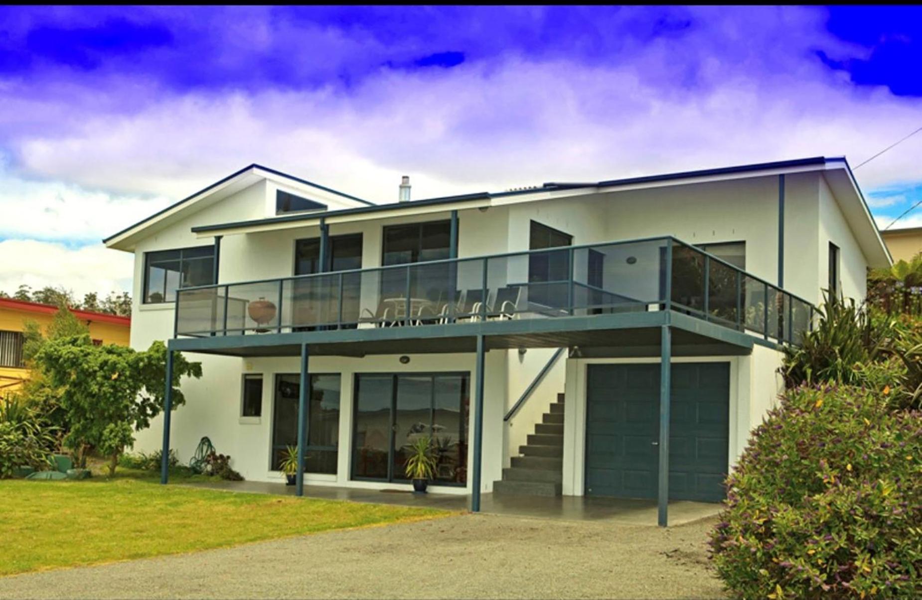 Four-Bedroom House photo 3