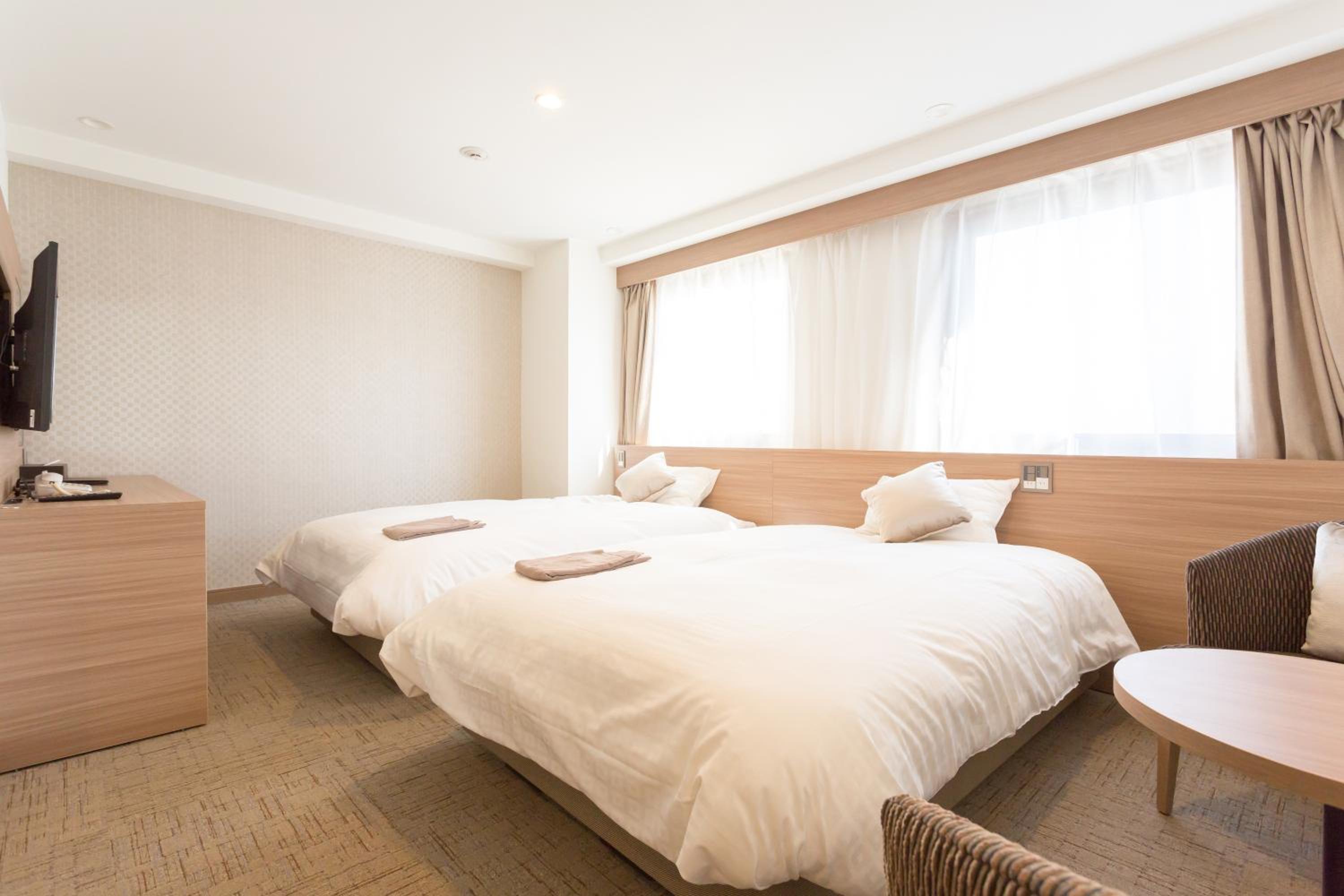 Deluxe Twin Room Type B - Non Smoking photo 2