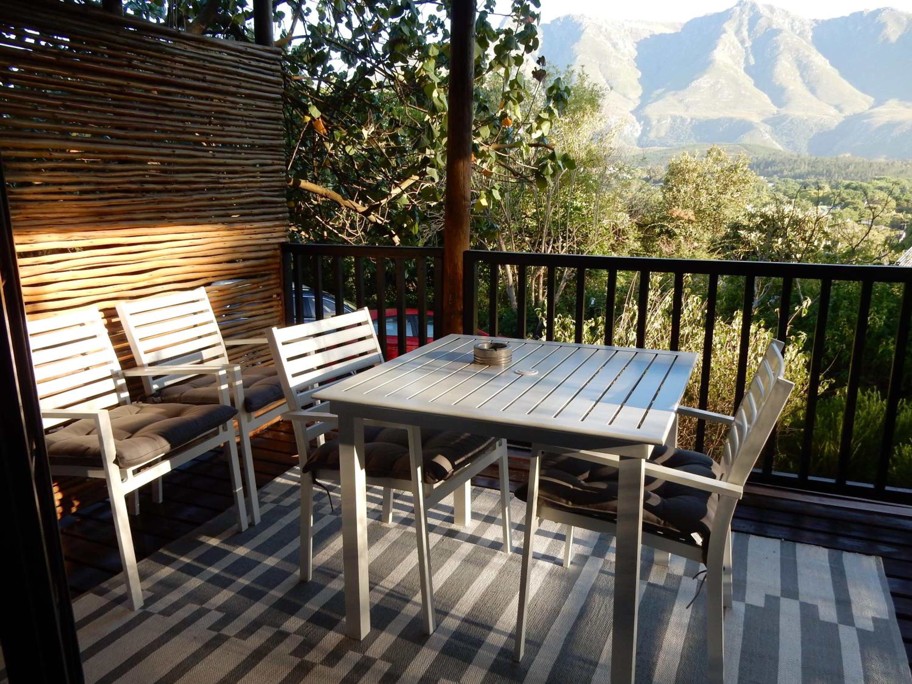 Studio with Mountain View - Photo 7
