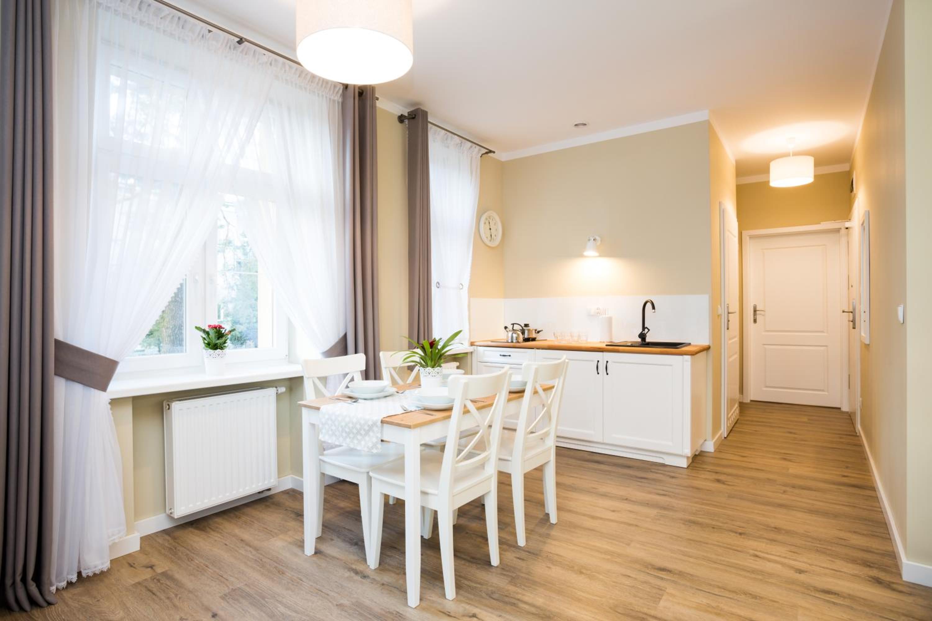 One-Bedroom Apartment - Photo 3