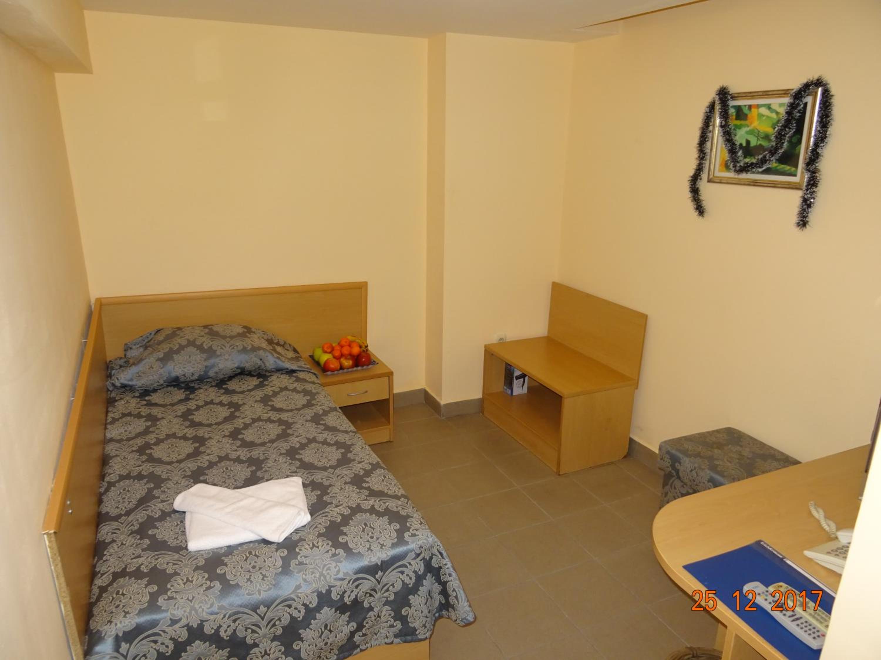 Small Single Room - Basement photo 2