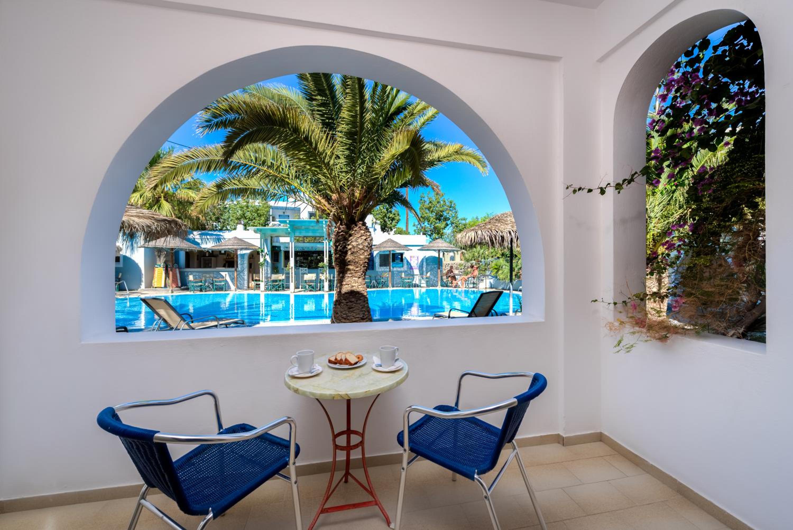 Double or Twin Room with Pool View photo 2