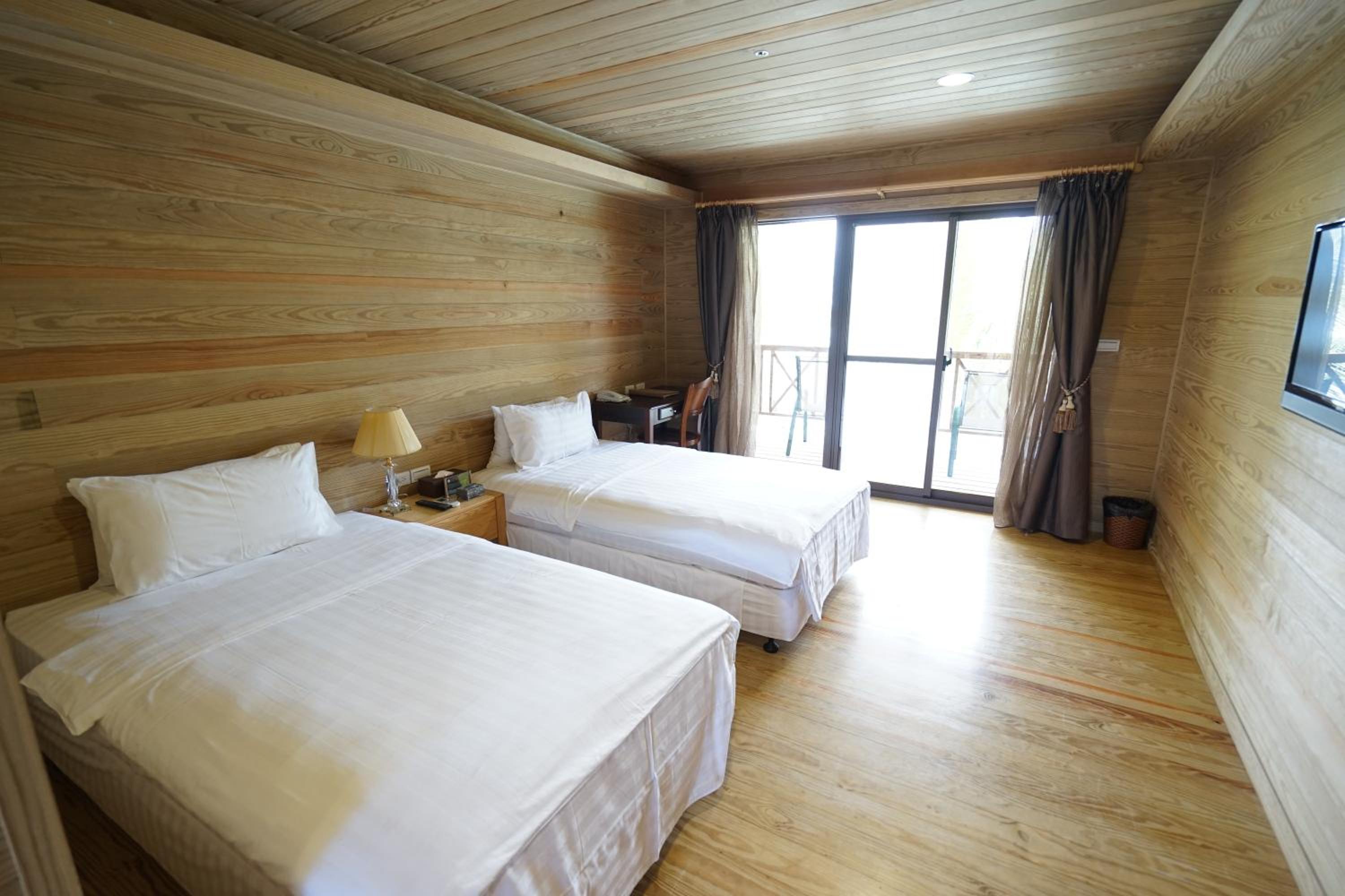 Twin Room with Balcony photo 3