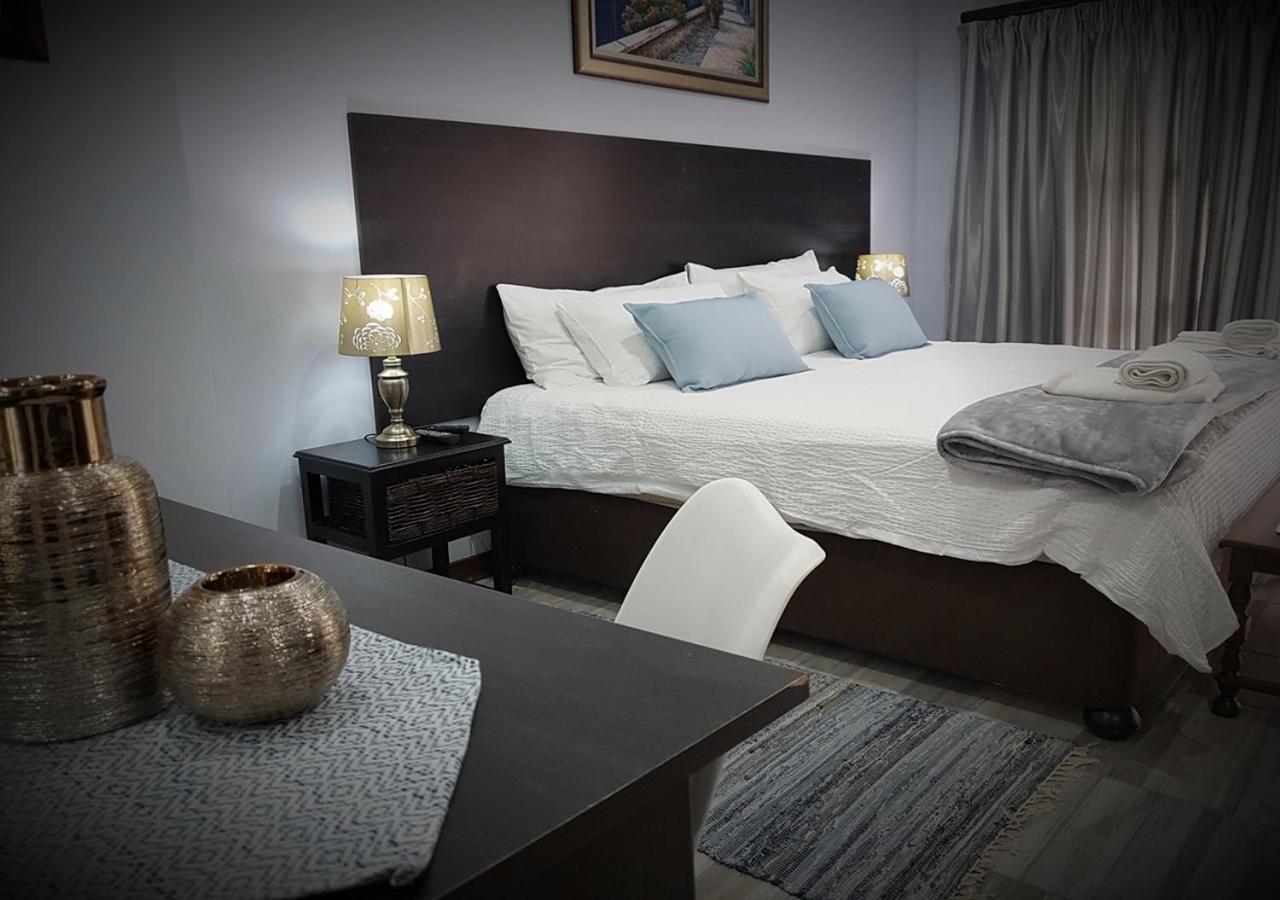 Deluxe Double or Twin Room - Photo 6