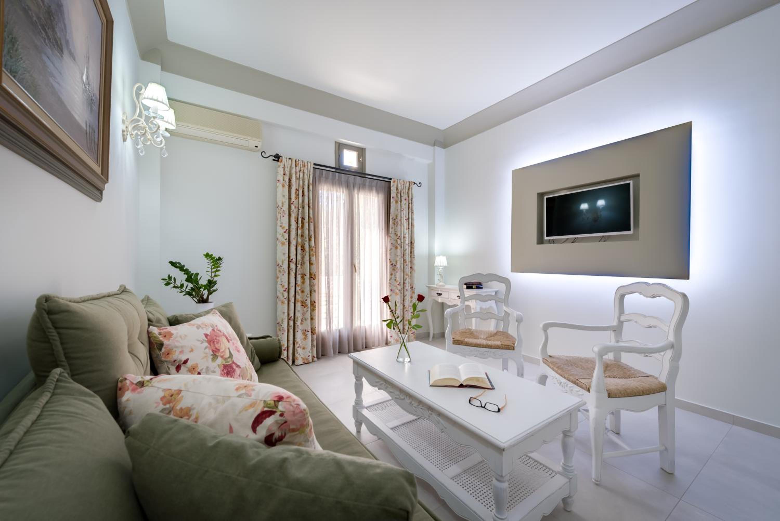 Deluxe Suite photo 3