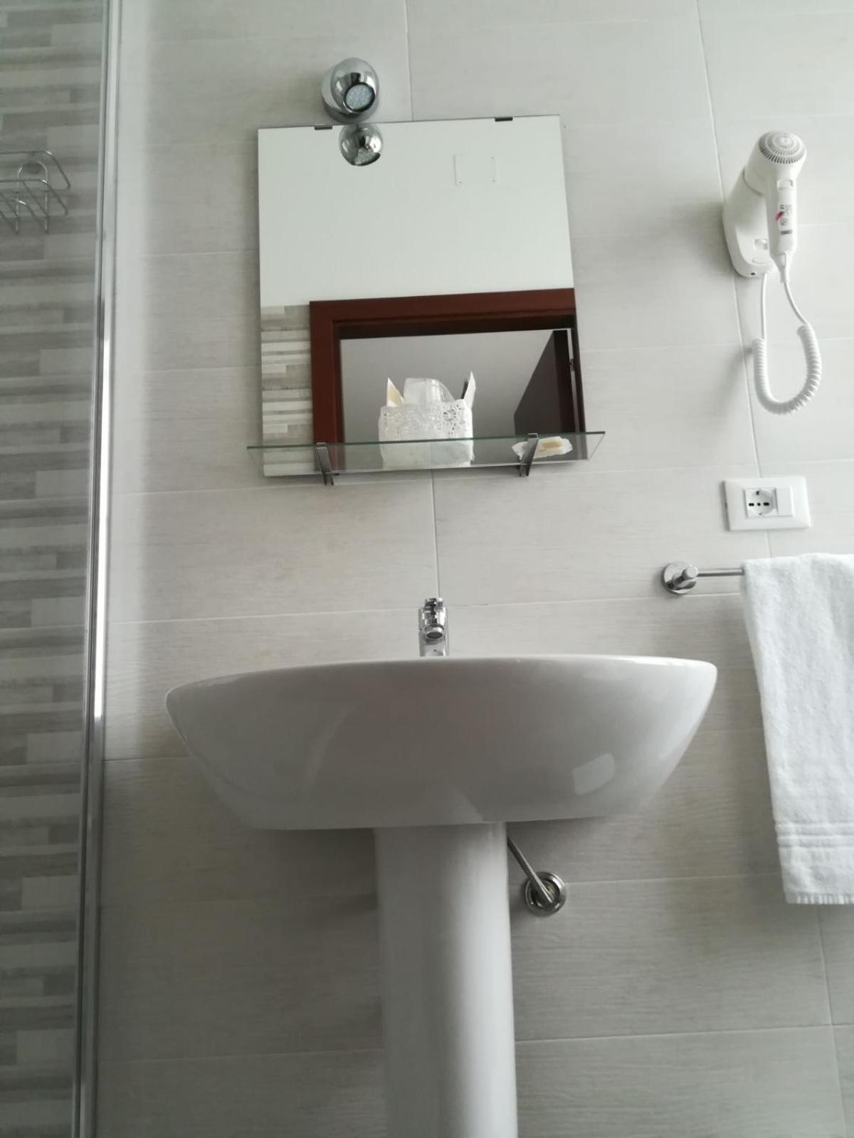 Superior Double Room - Photo 9