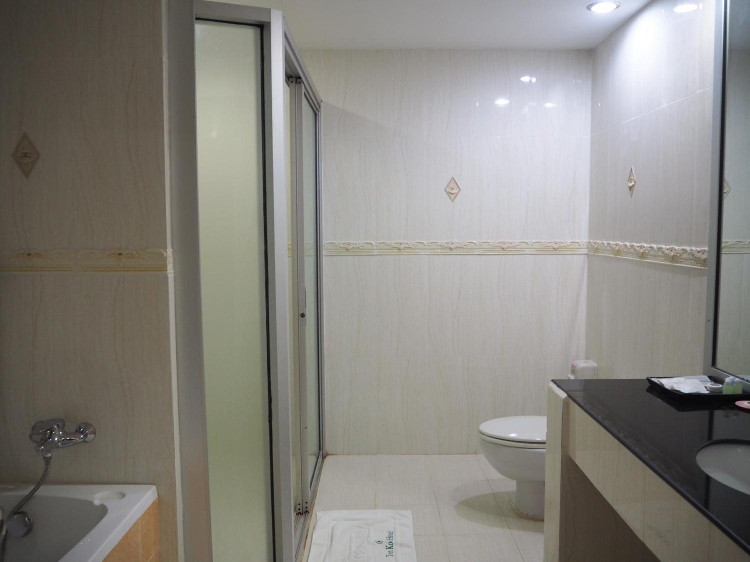 Standard Double or Twin Room - Photo 4