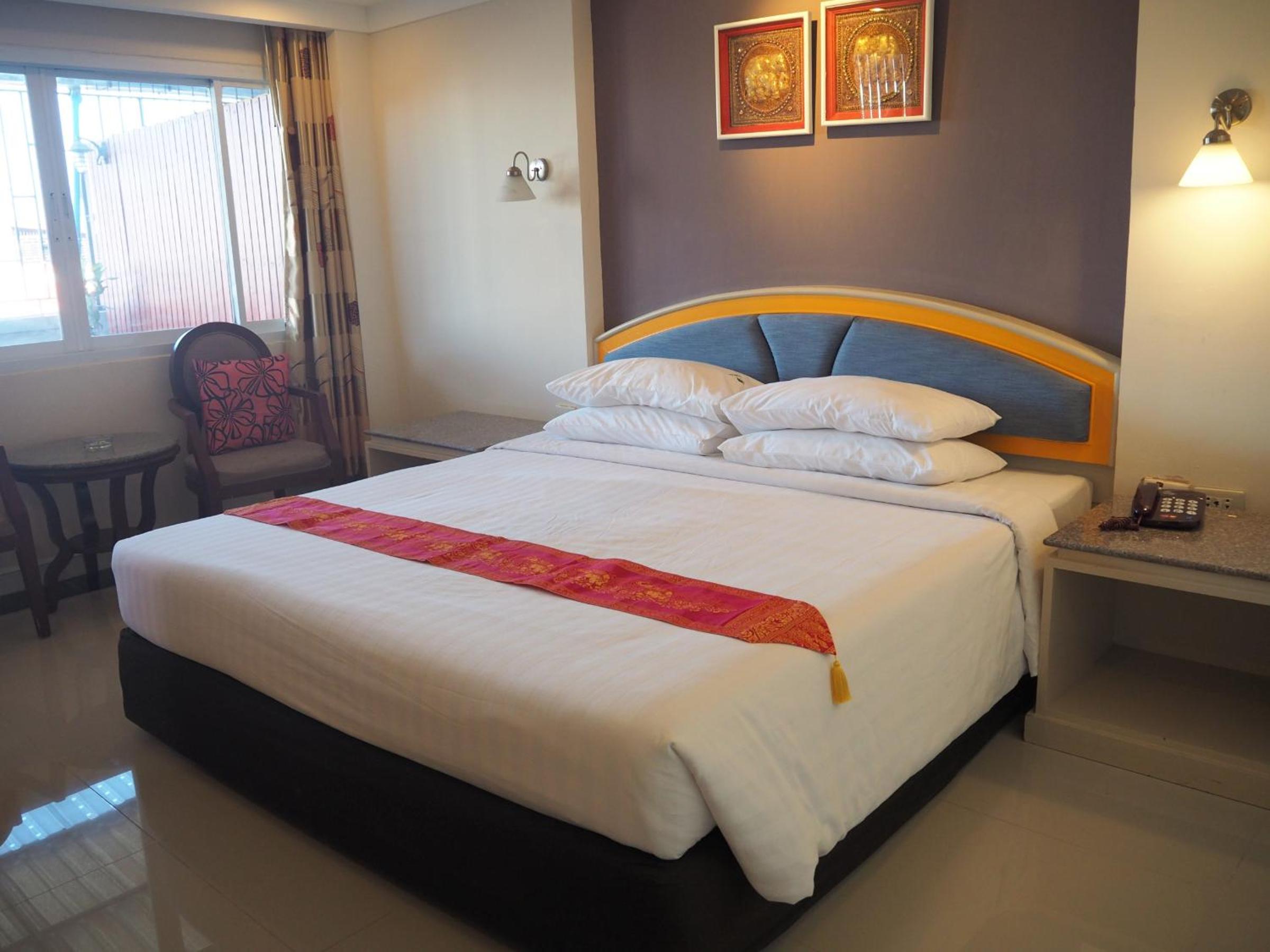 Standard Double or Twin Room - Photo 7