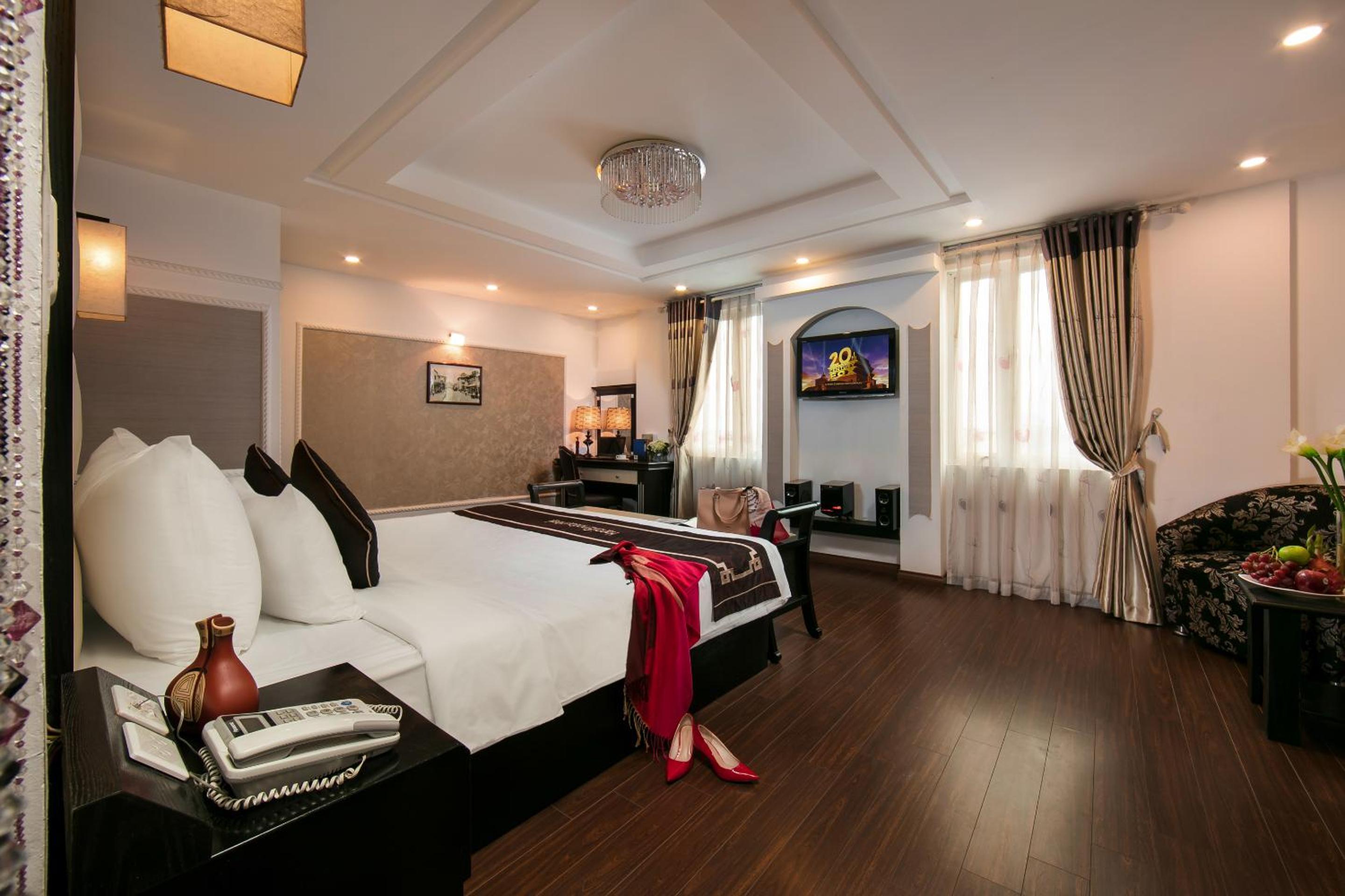 King Suite with City View