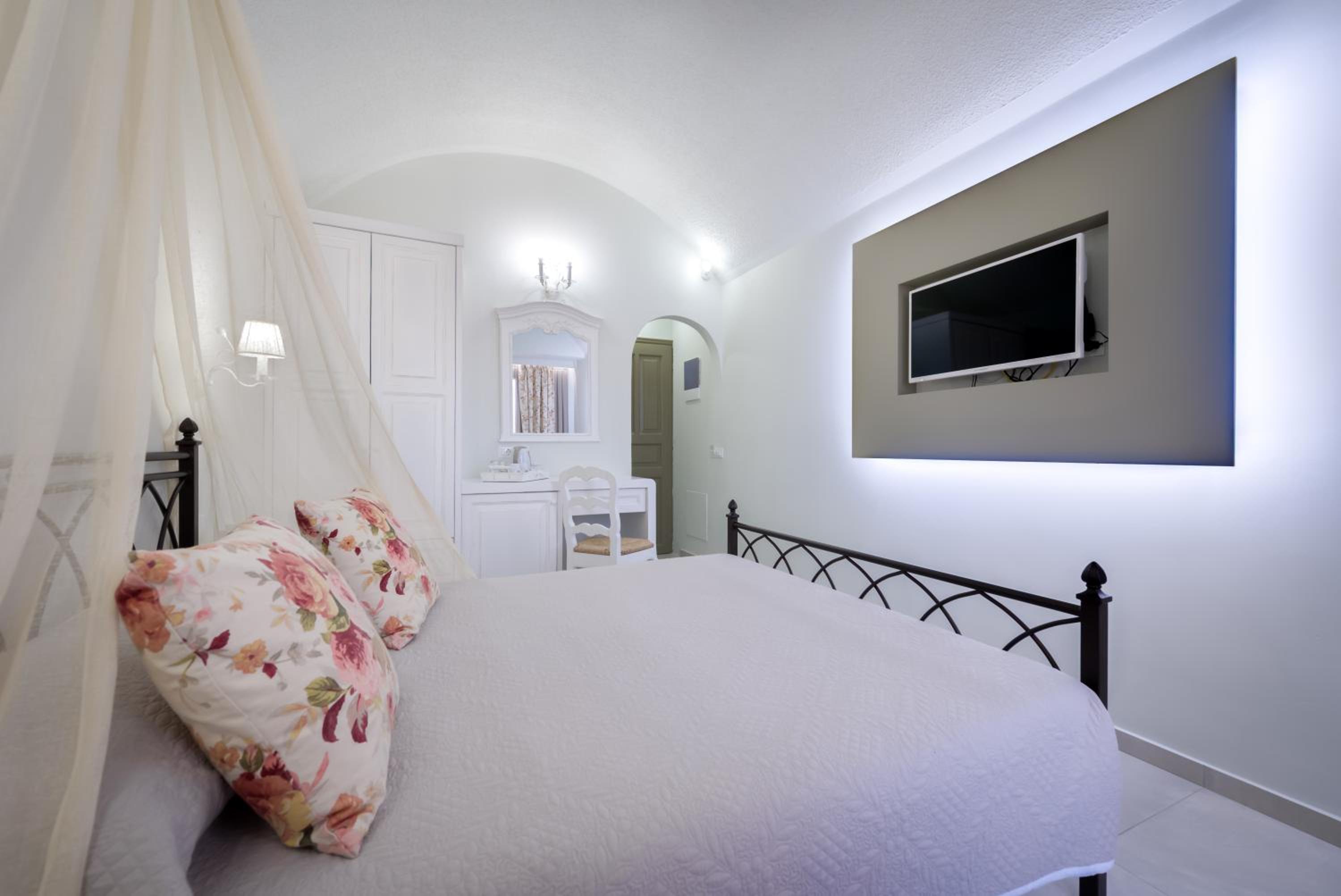 Superior Double or Twin Room - Photo 17
