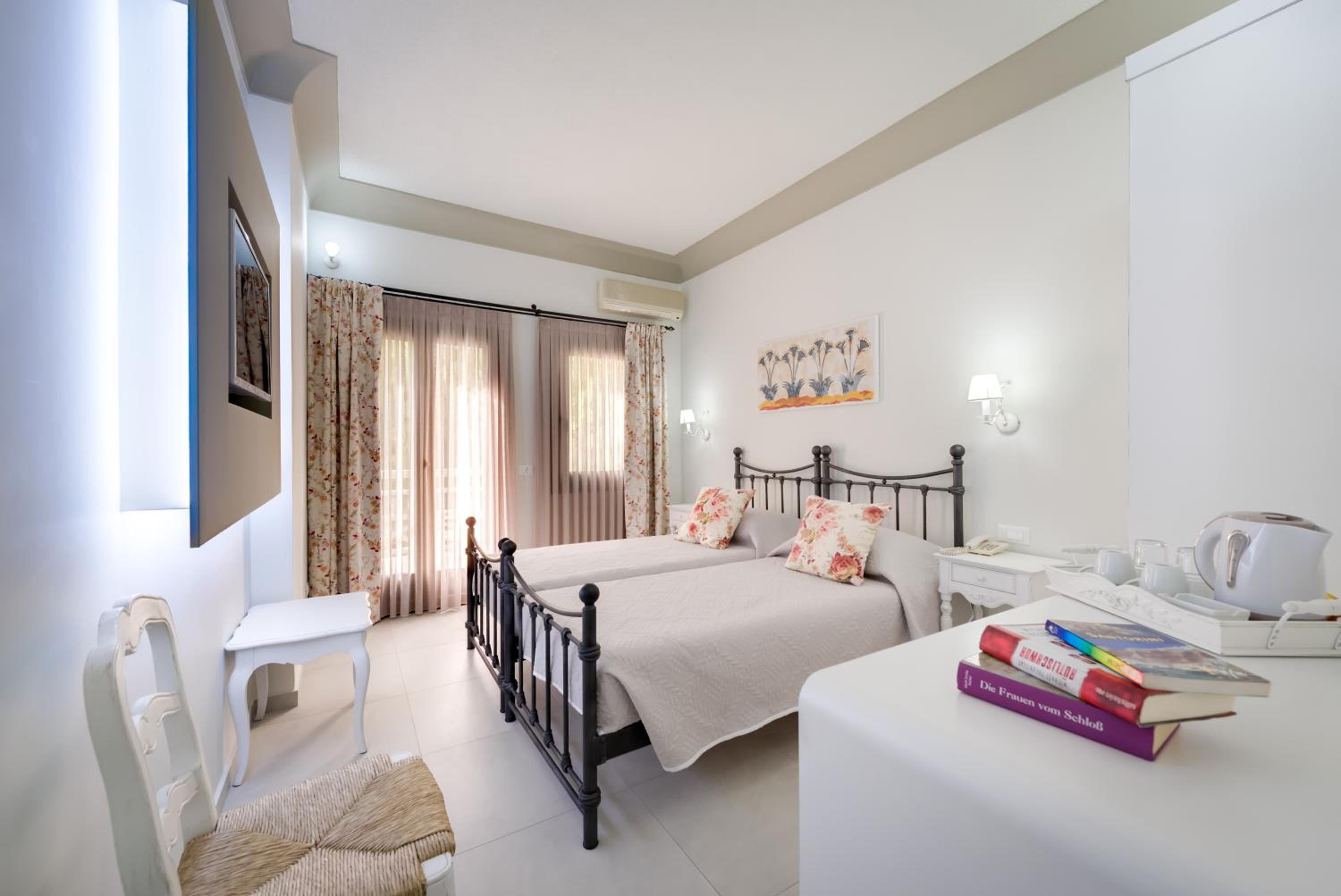 Superior Double or Twin Room - Photo 4