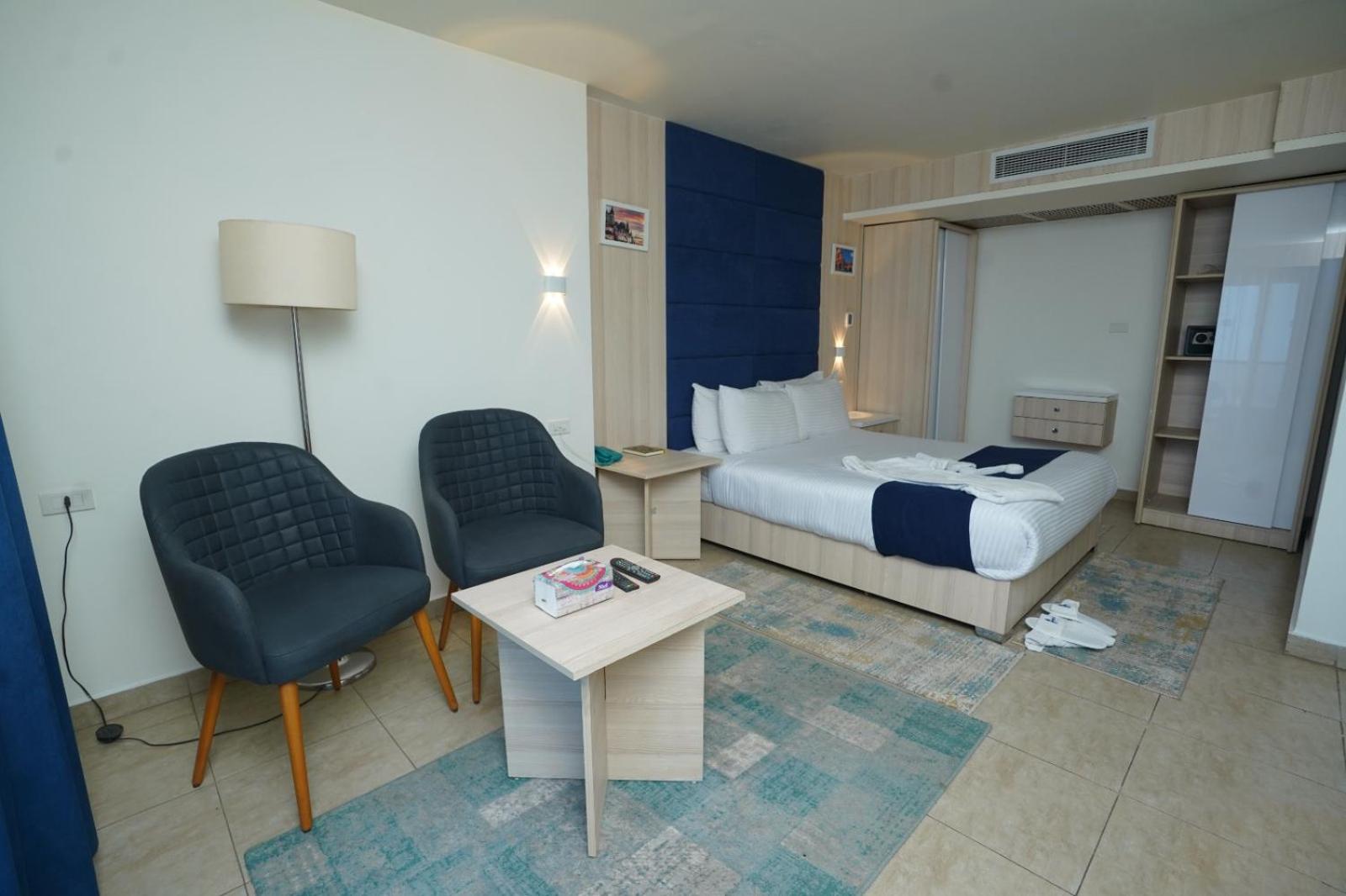 Deluxe Suite