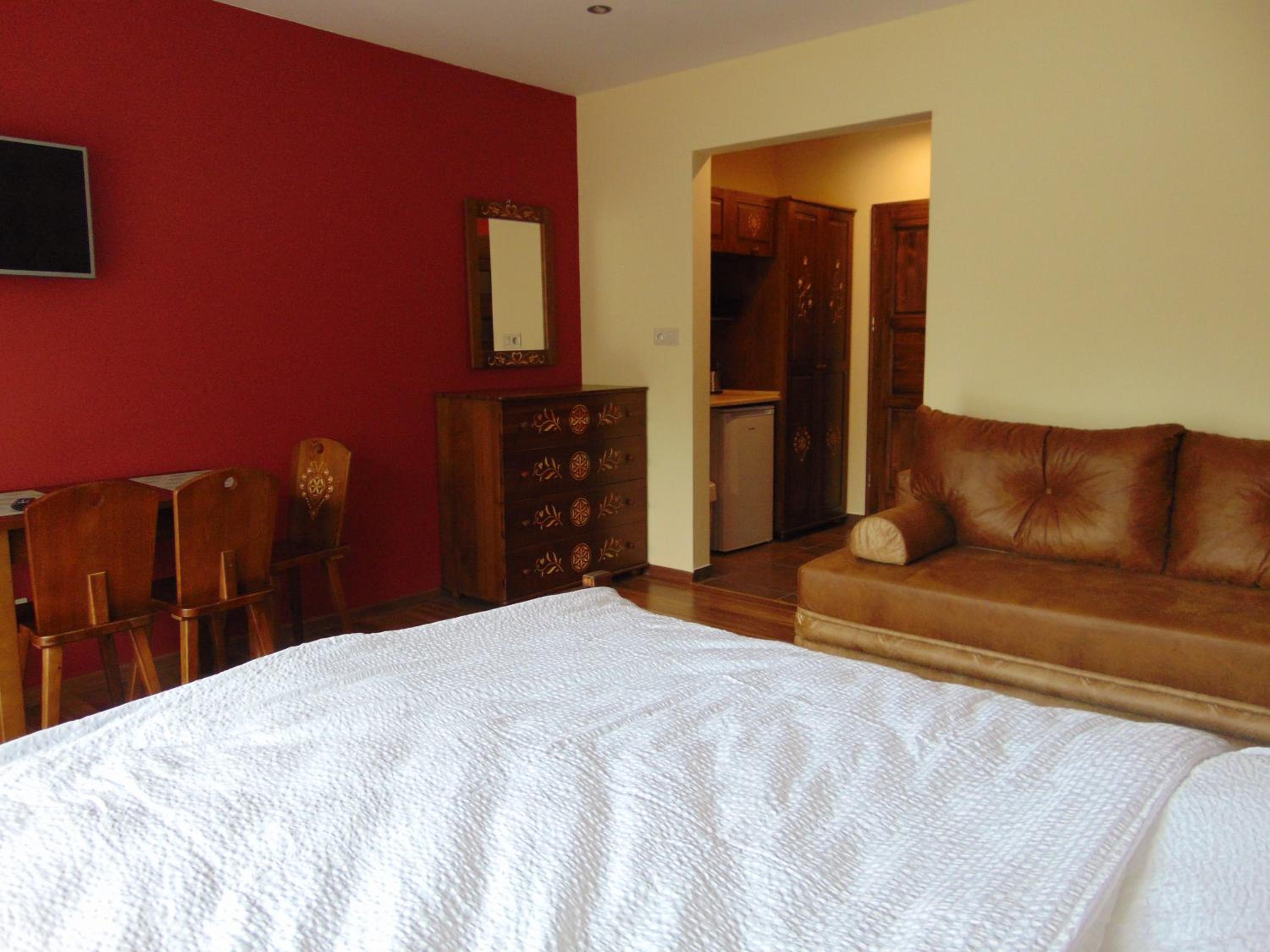 Studio with Balcony - Photo 2