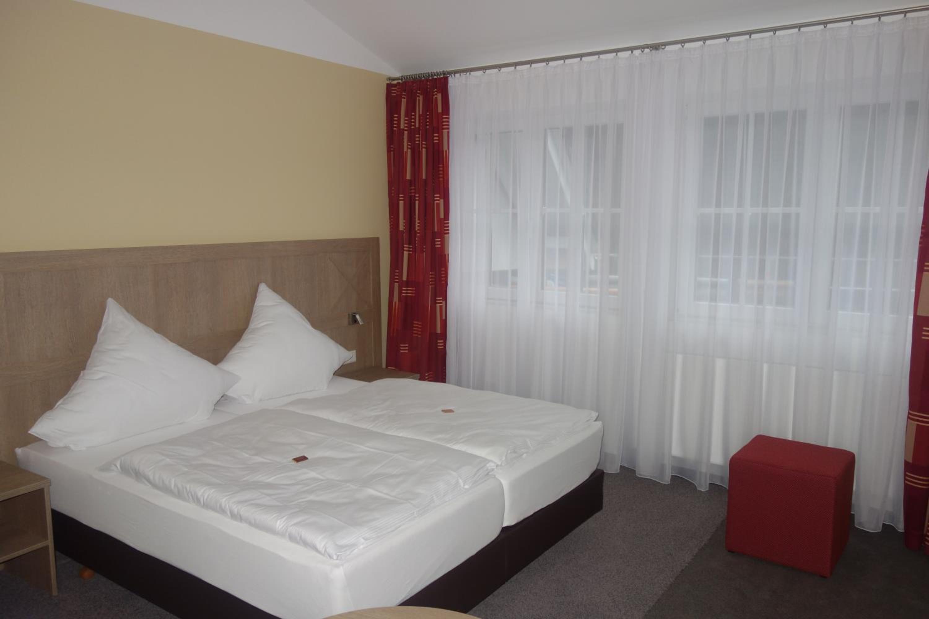 Deluxe Double or Twin Room photo 1