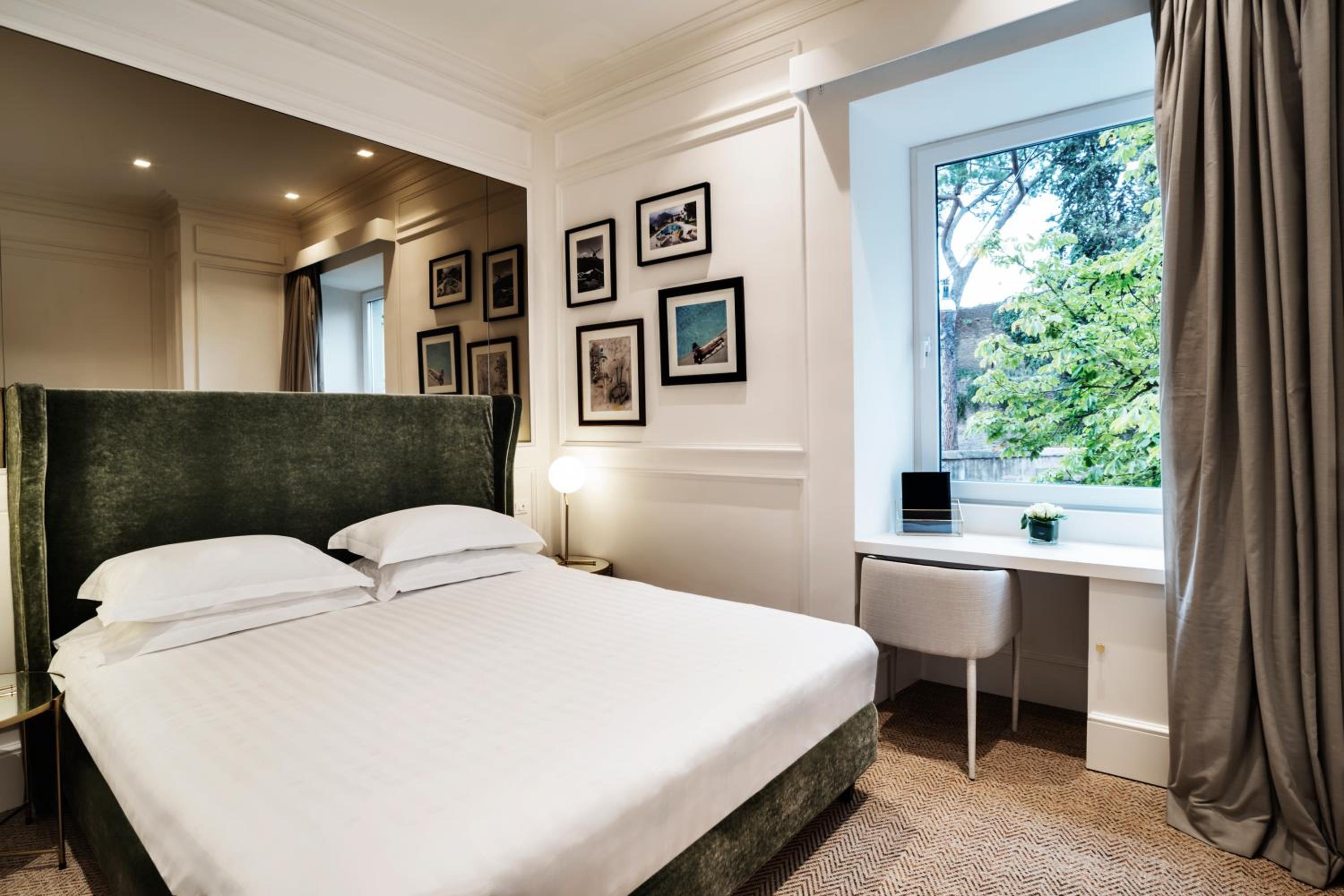 Deluxe Double or Twin Room photo 3