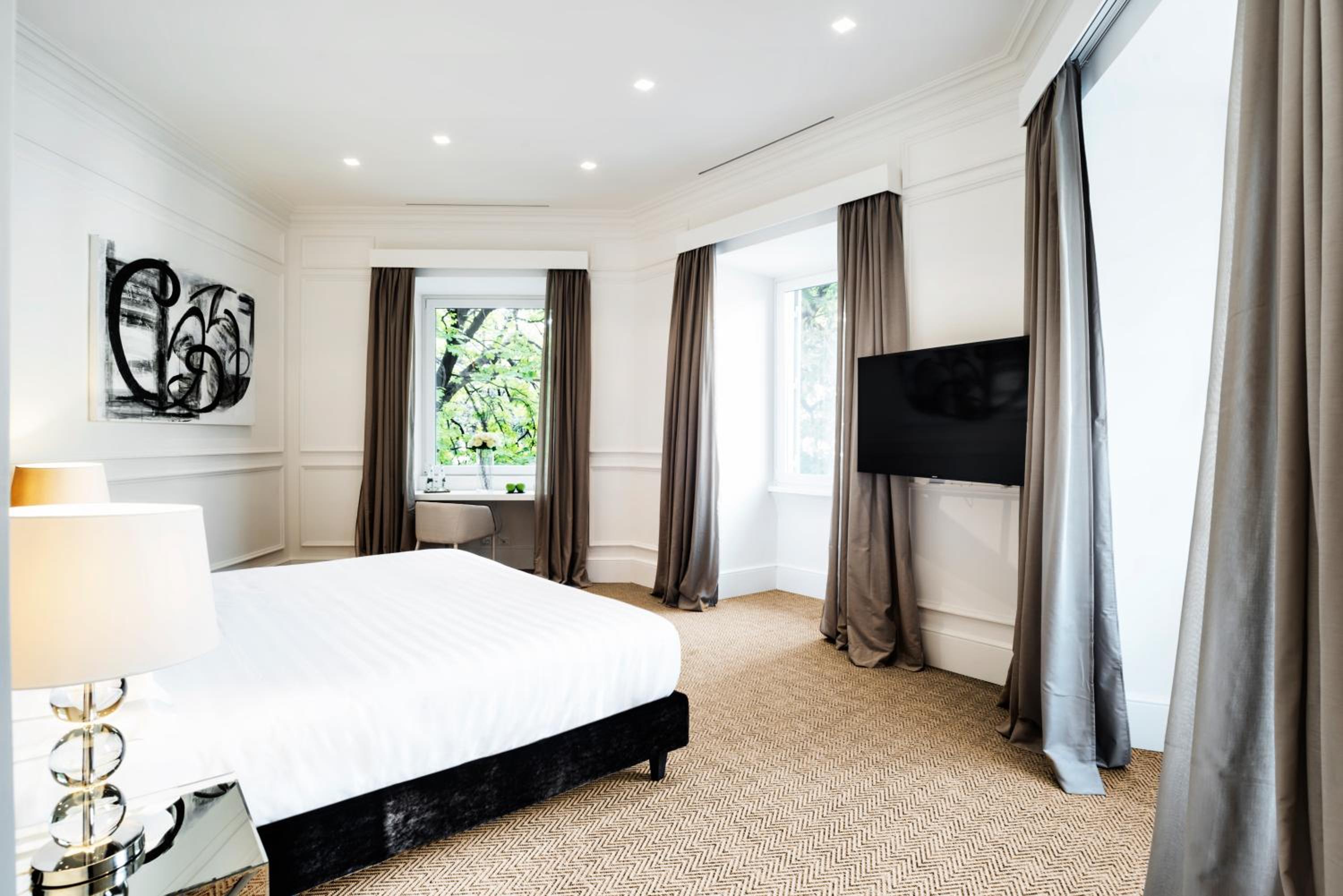 Suite with City View photo 3