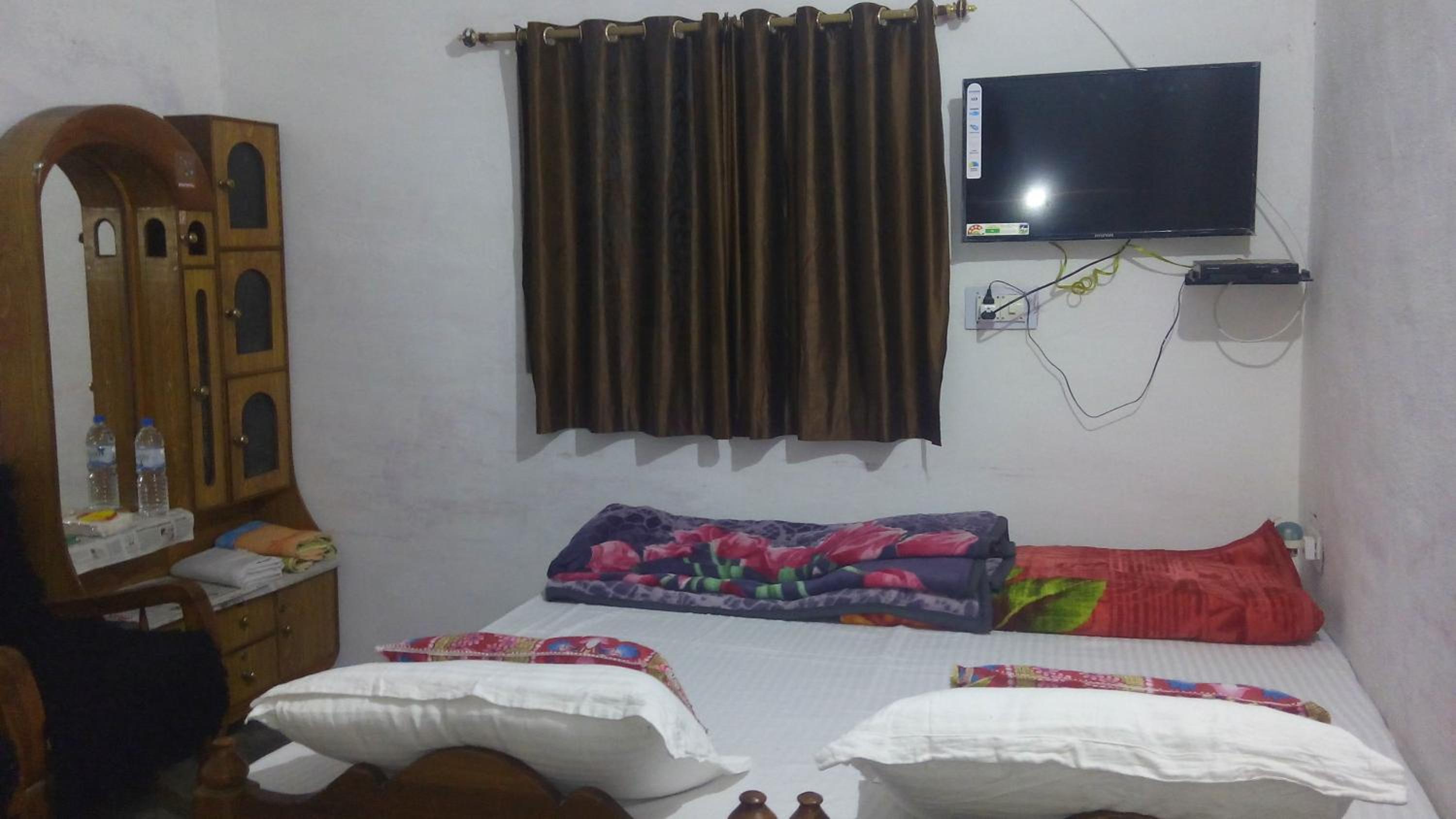 Budget Twin Room - Photo 6