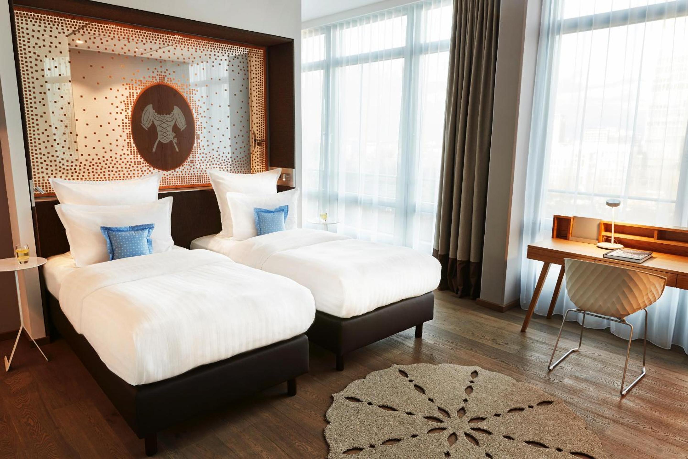 Deluxe Double or Twin Room photo 3