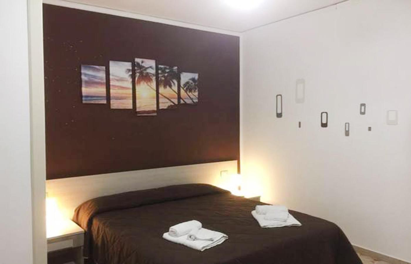 Double Room - Photo 2