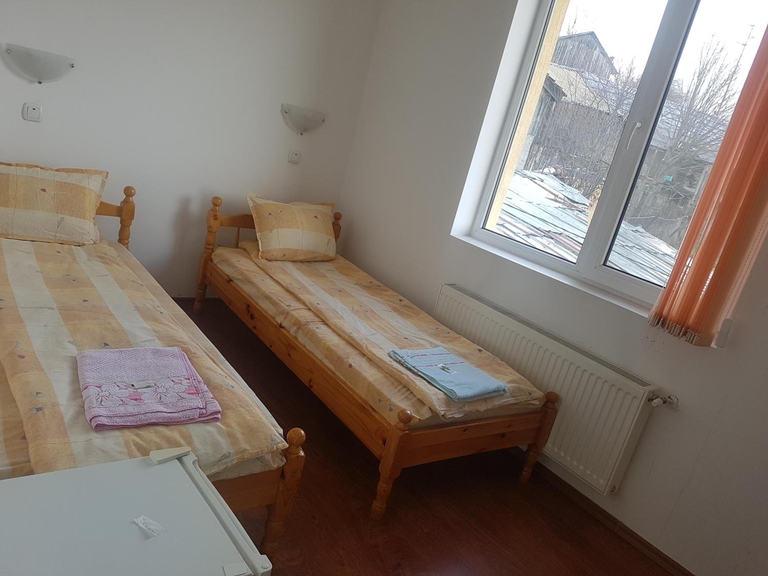 Double or Twin Room with Private Bathroom photo 2