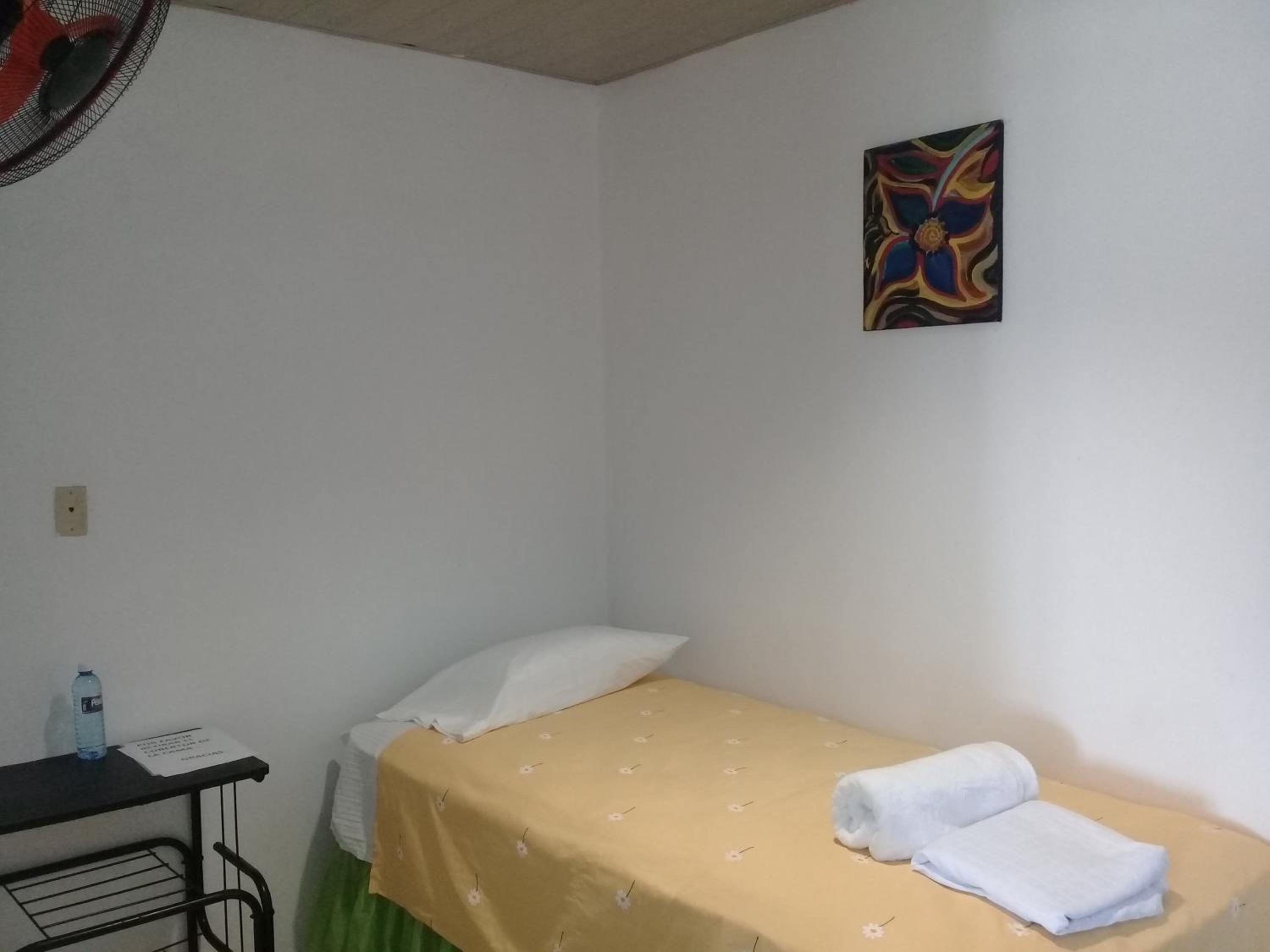 Quarto Individual Econômico