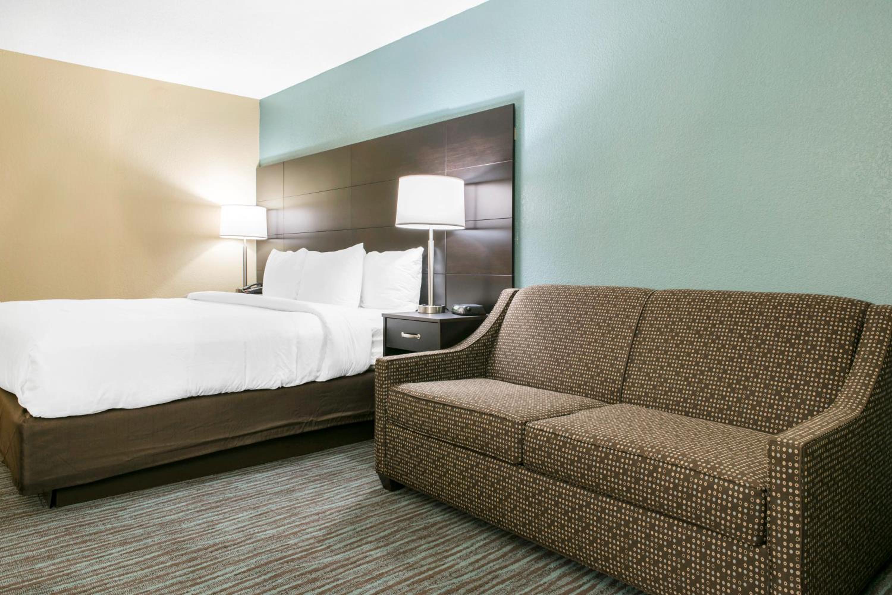 King Room with Sofa Bed - Non-Smoking - Photo 1