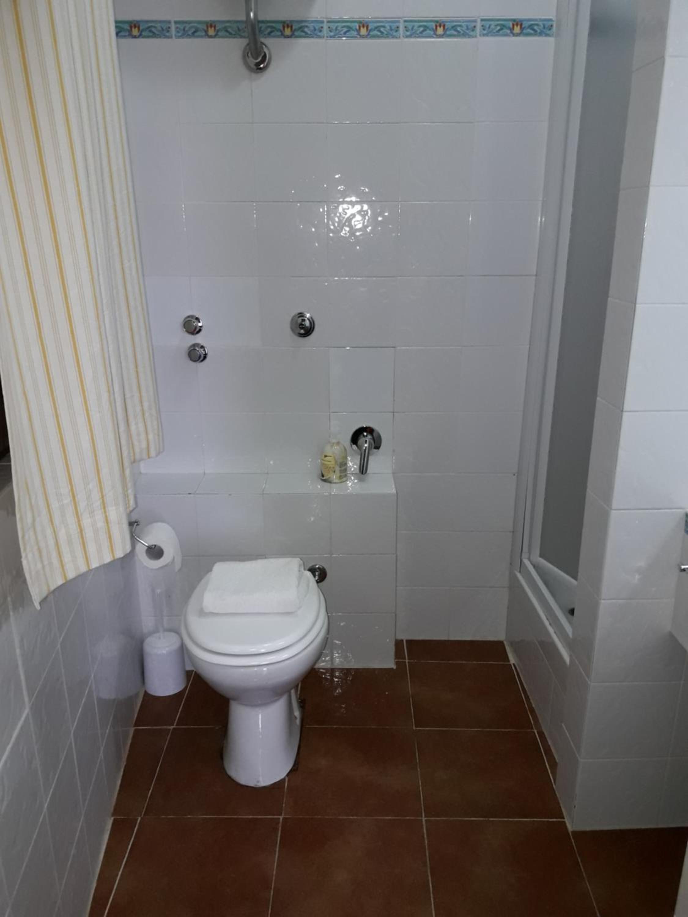 Triple Room with Private Bathroom - Photo 3