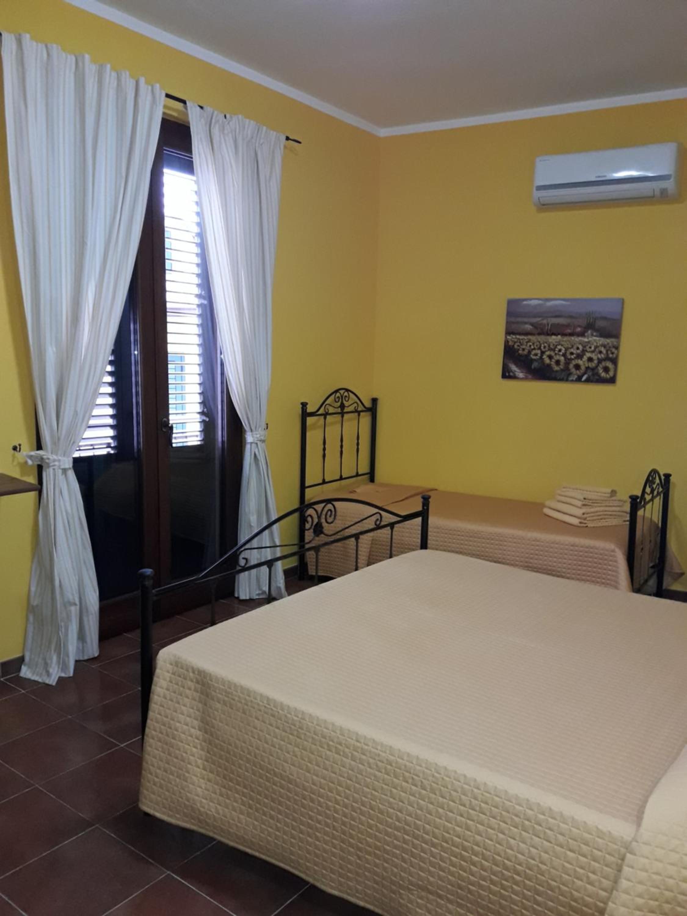 Triple Room with Private Bathroom - Photo 1