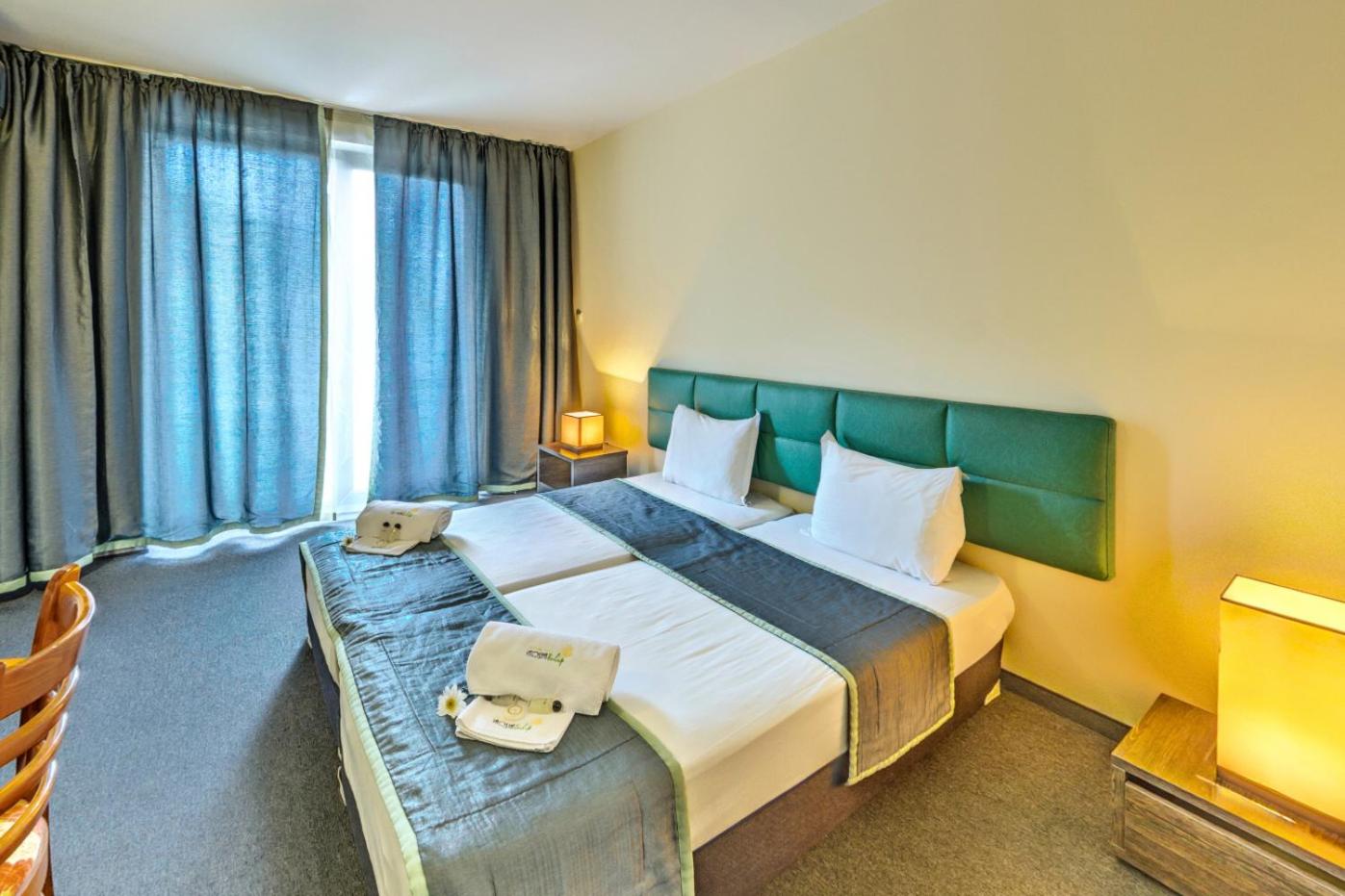 Twin Room with Balcony photo 2