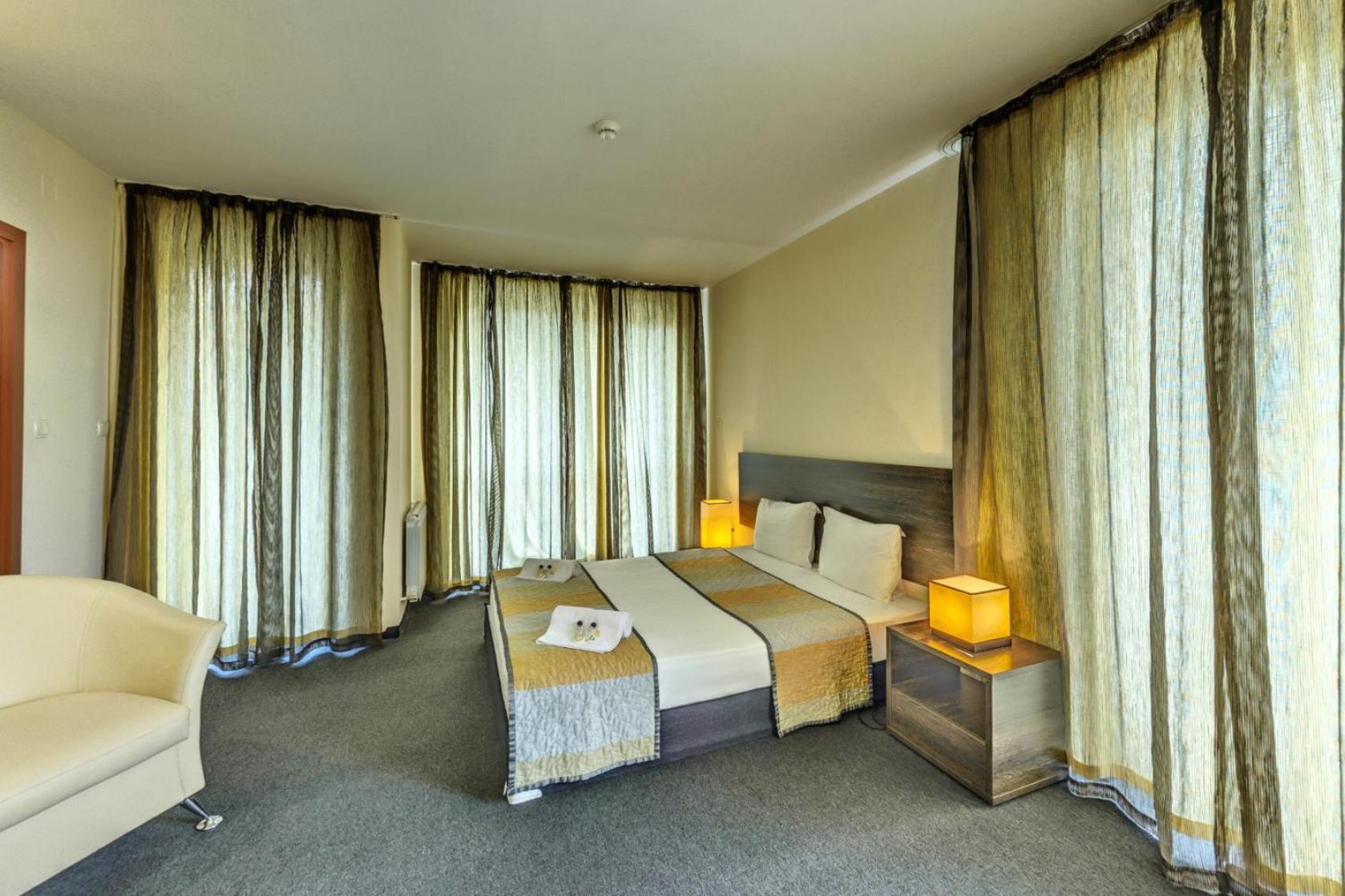 Junior Suite with Balcony photo 2