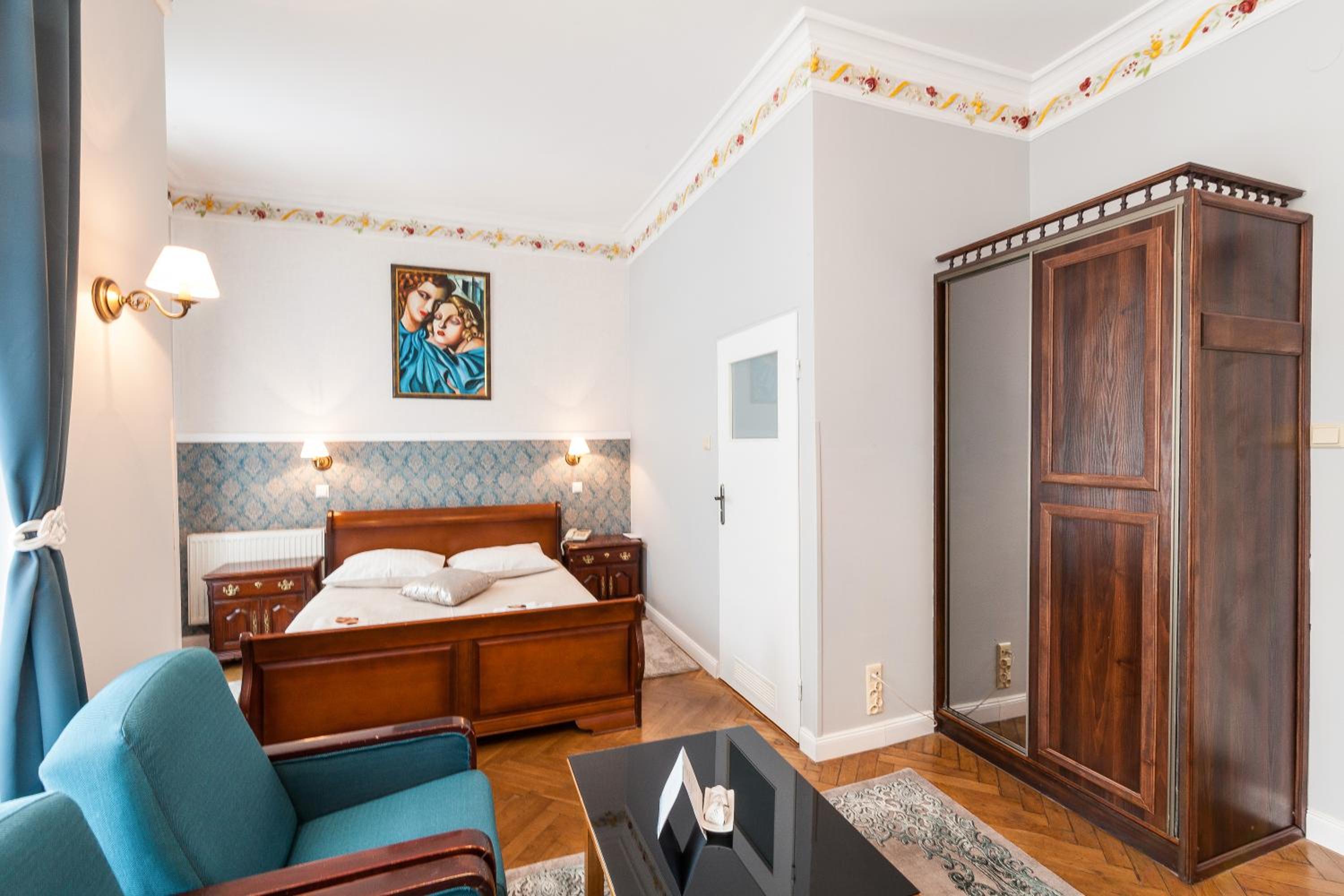 Deluxe Double or Twin Room photo 1