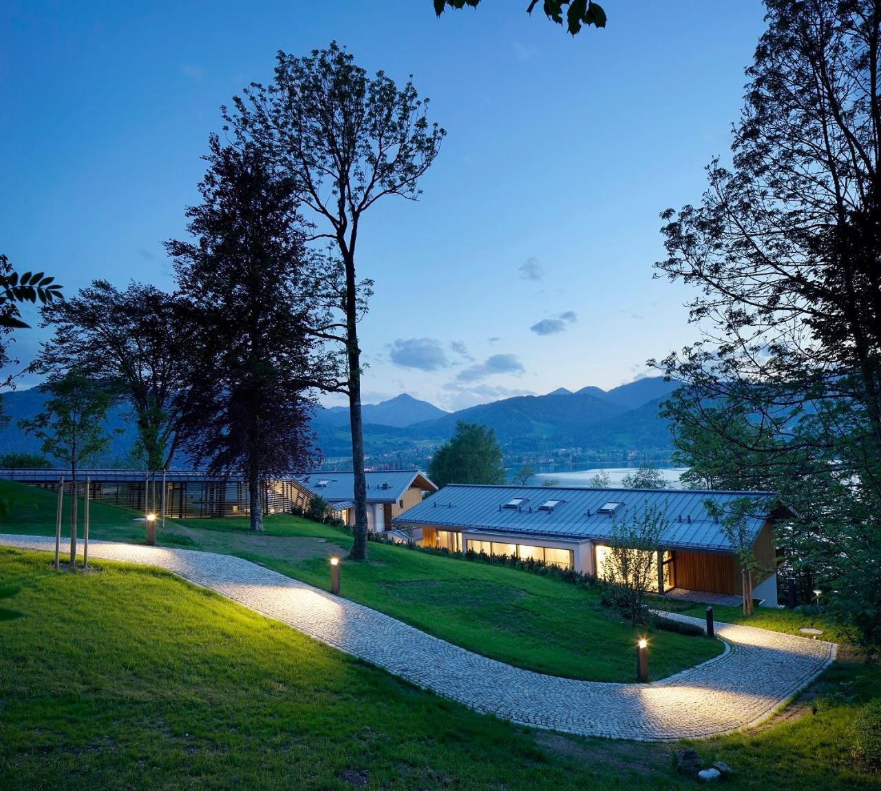 Apartment with Lake View - Building AlpenChalet