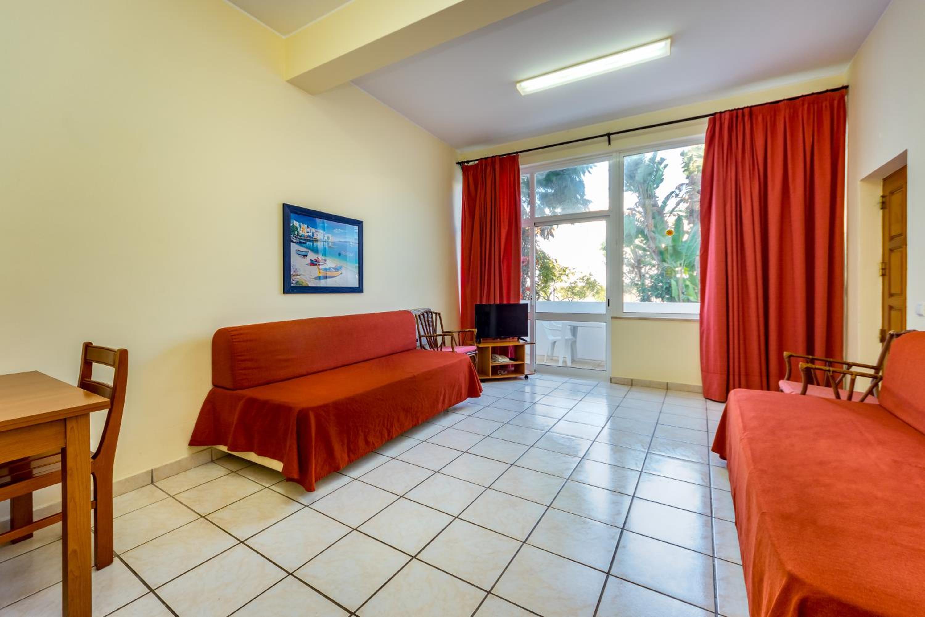 Studio Apartment (2 Adults) - Photo 1