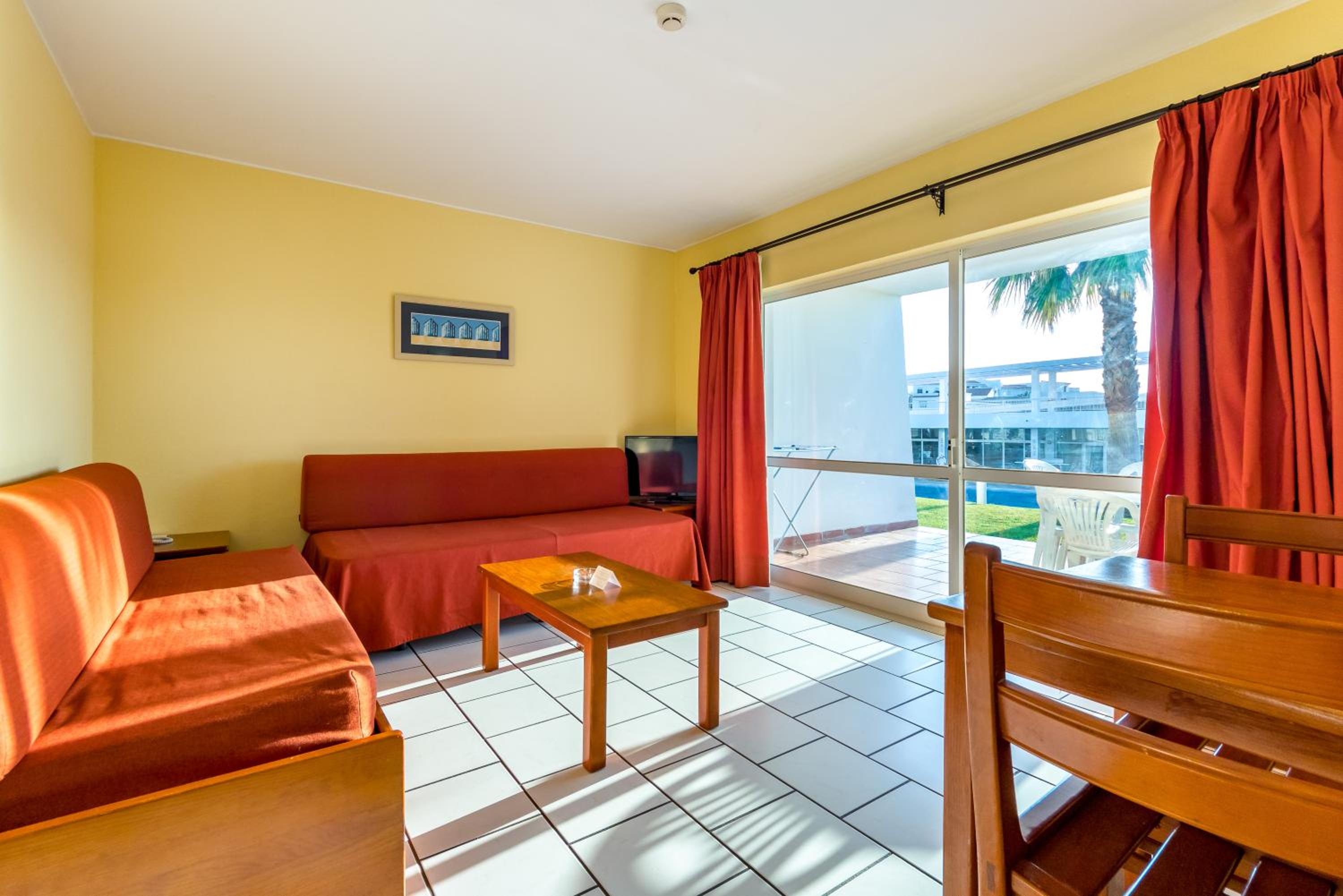 One-Bedroom Apartment (4 Adults) - Photo 1