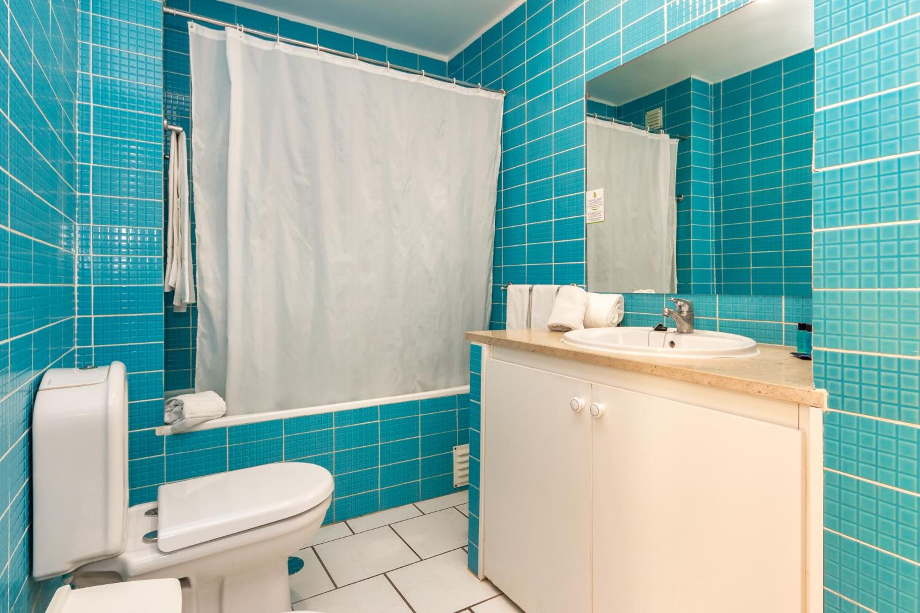One-Bedroom Apartment (4 Adults) - Photo 3