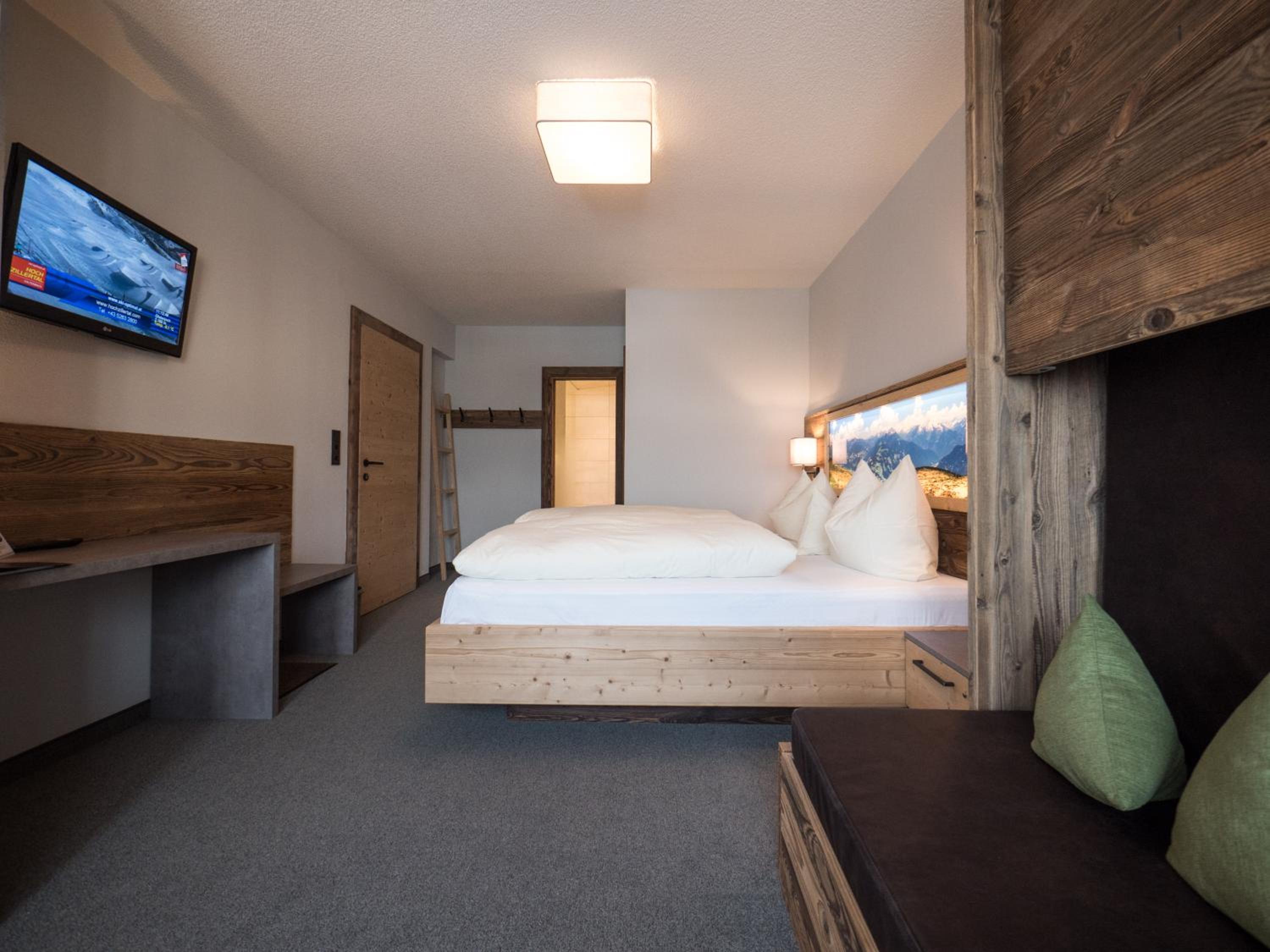 Two-Bedroom Apartment with Balcony photo 3