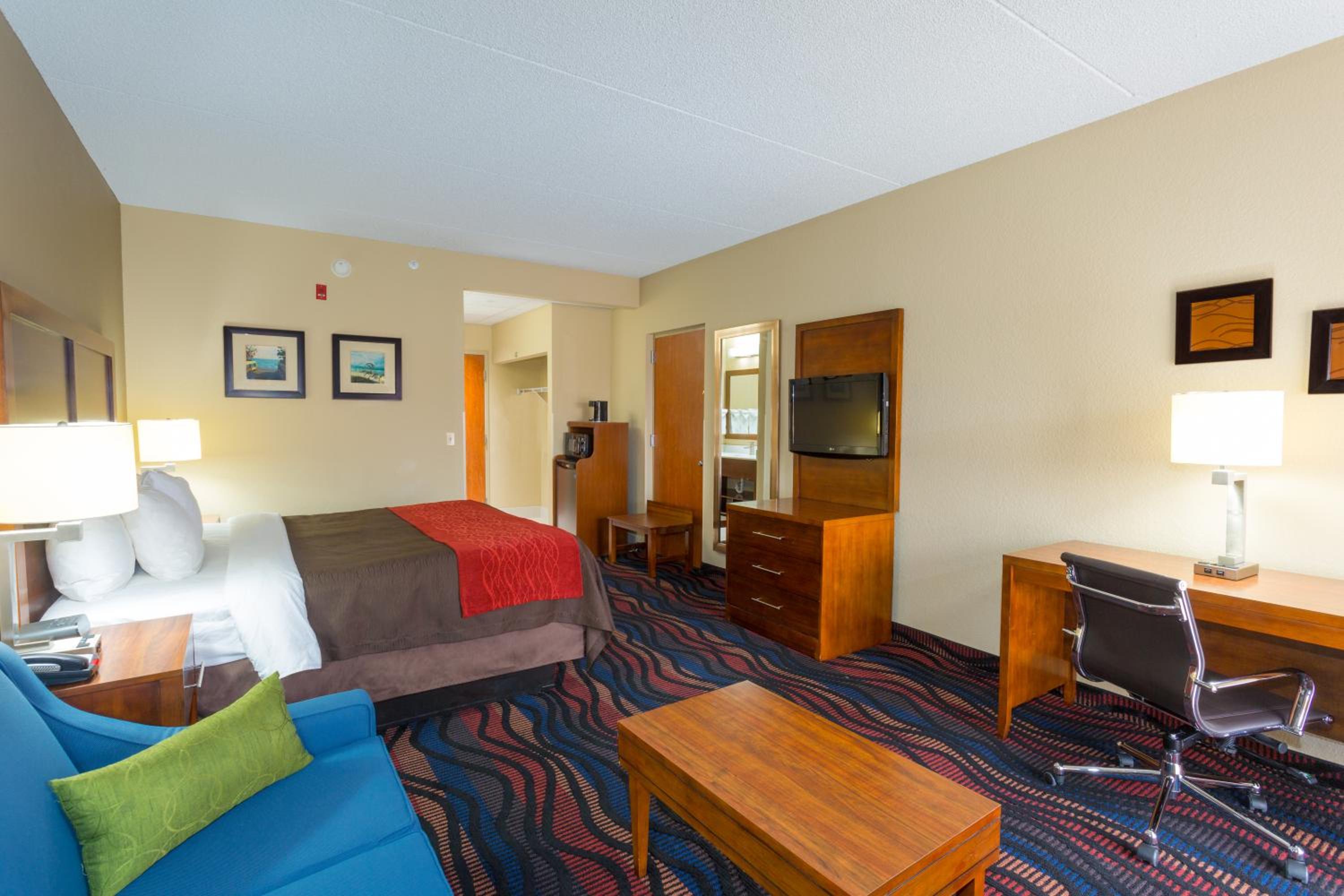 King Room - Non-Smoking - Photo 2