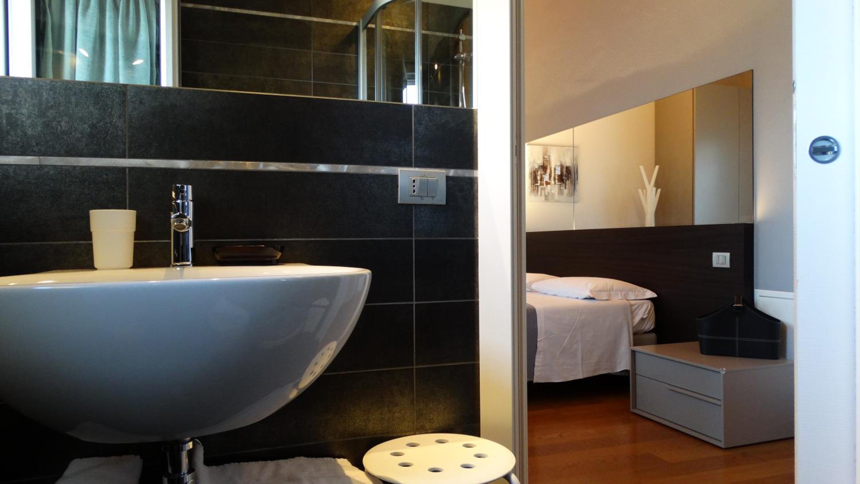 Large Double Room photo 2