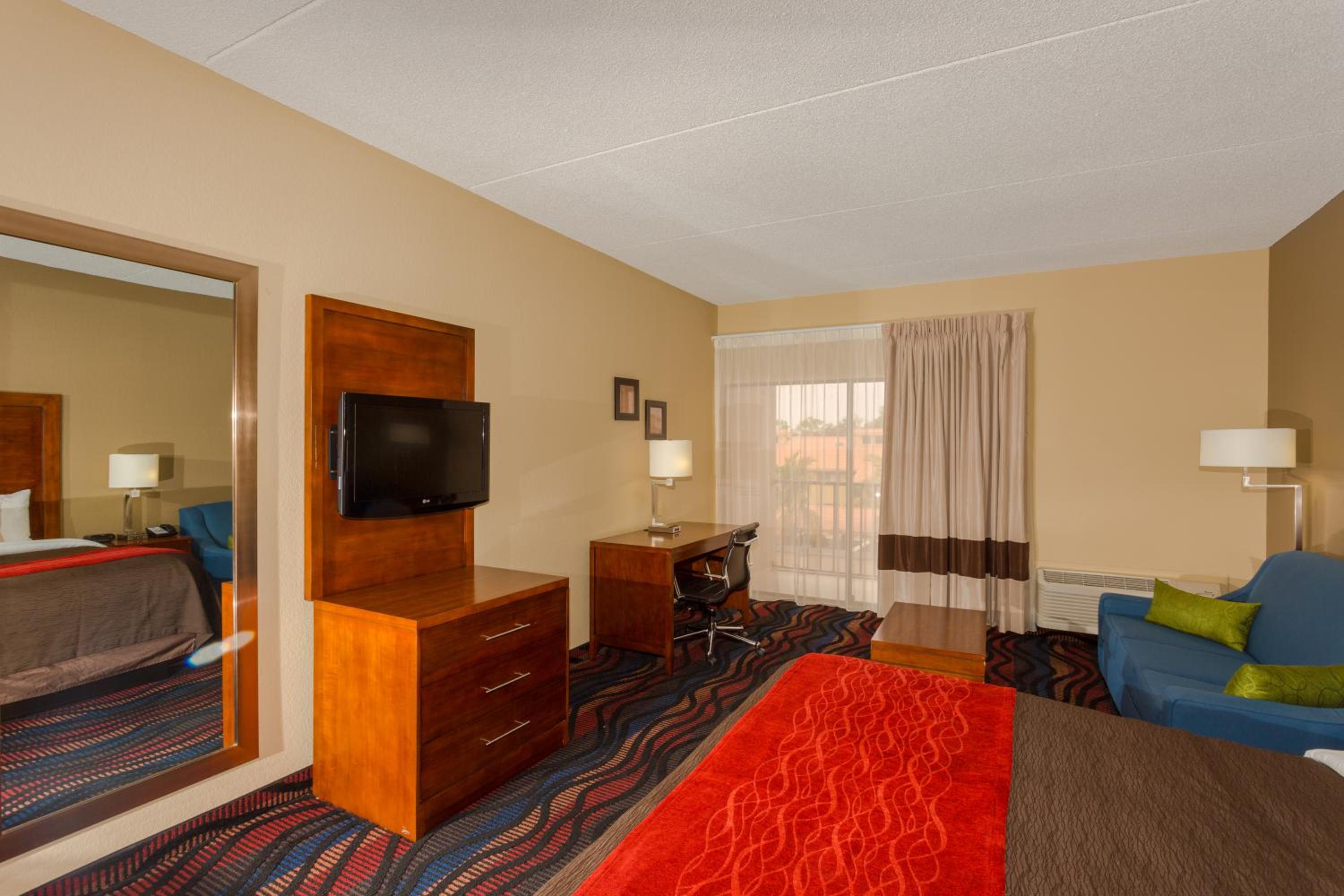 King Room - Non-Smoking - Photo 3