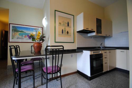 Superior One-Bedroom Apartment (4 Adults) photo 2